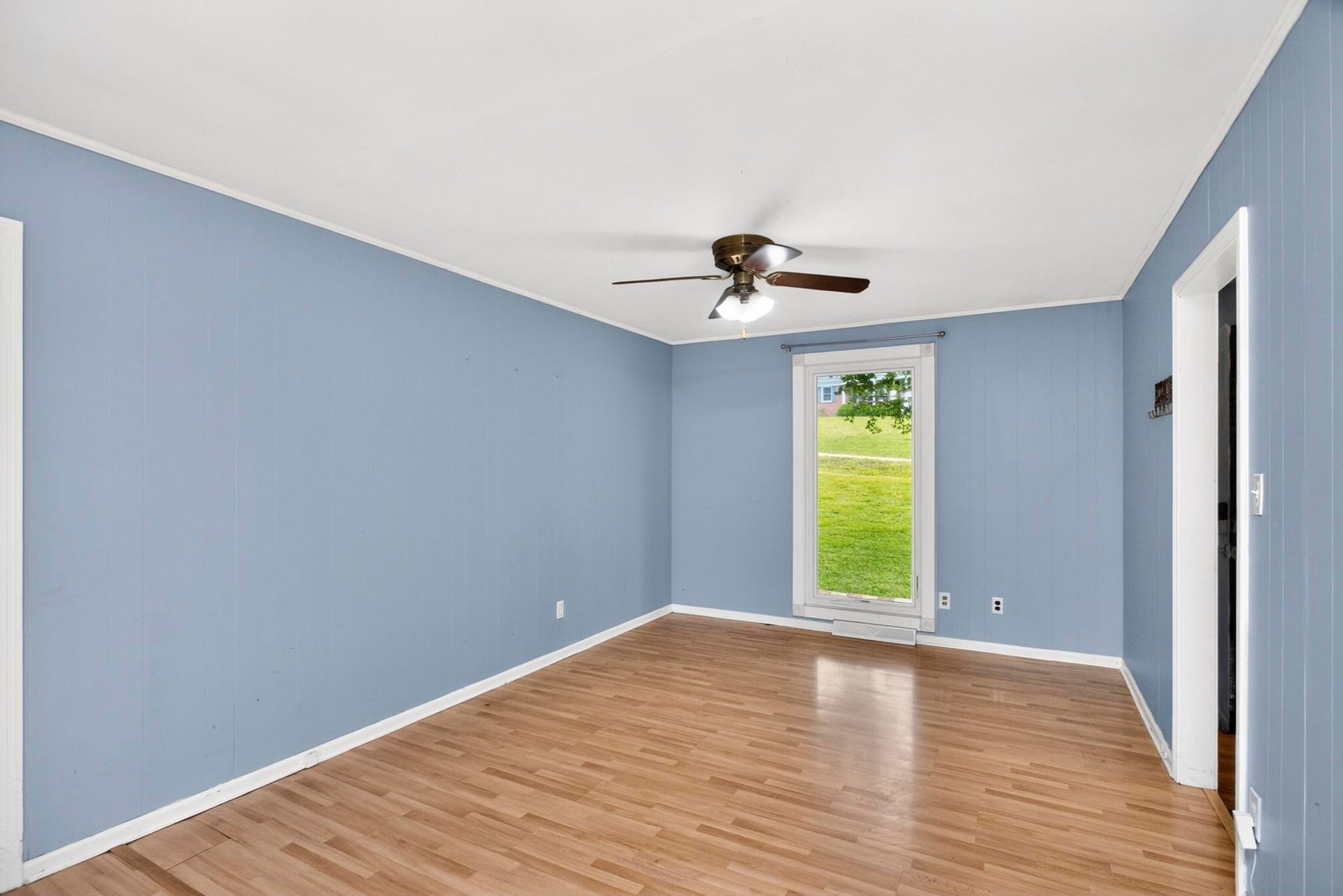 921 Azalea Dr, Columbia, TN 38401 921 Azalea Dr, Columbia, TN 38401