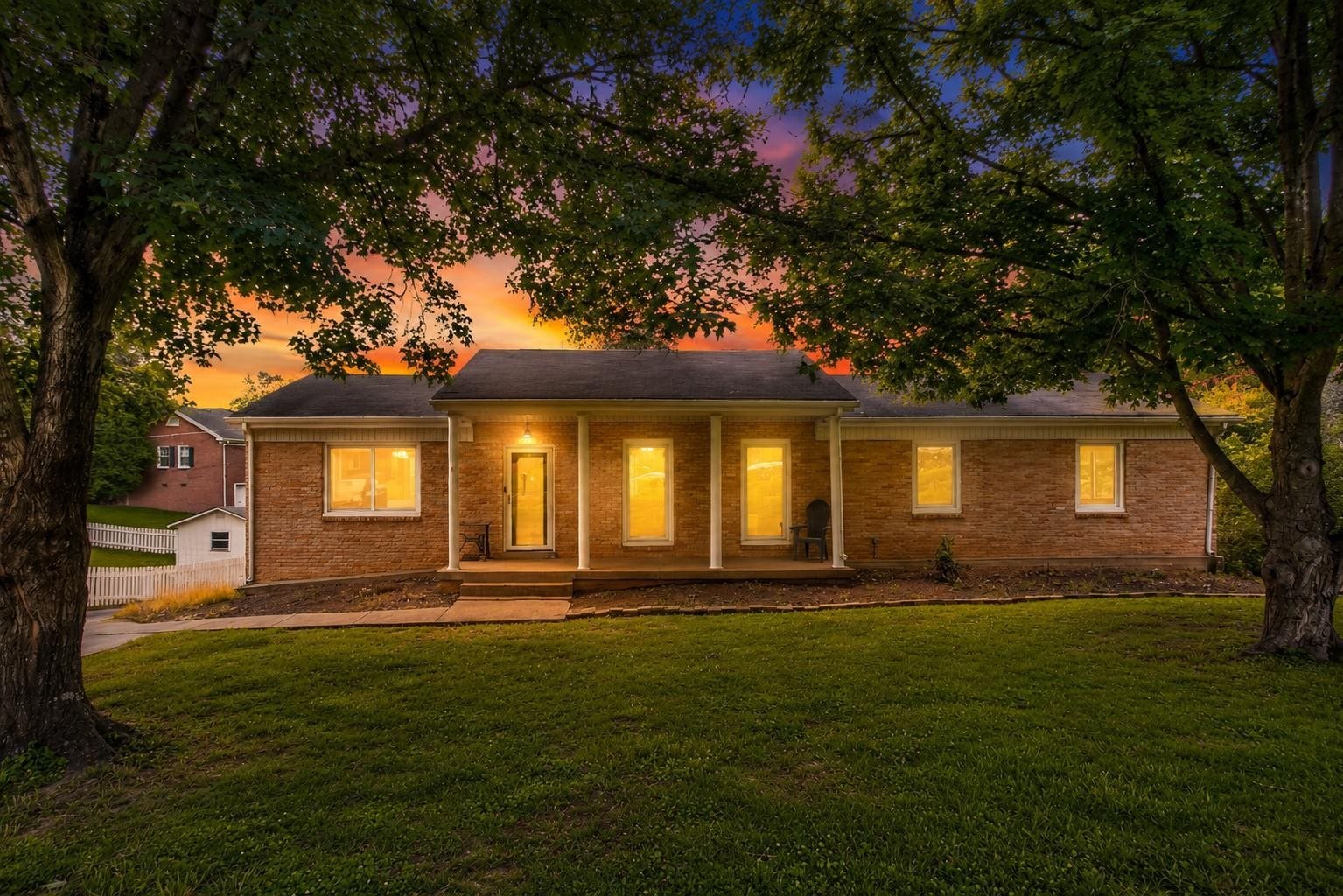 921 Azalea Dr, Columbia, TN 38401 921 Azalea Dr, Columbia, TN 38401