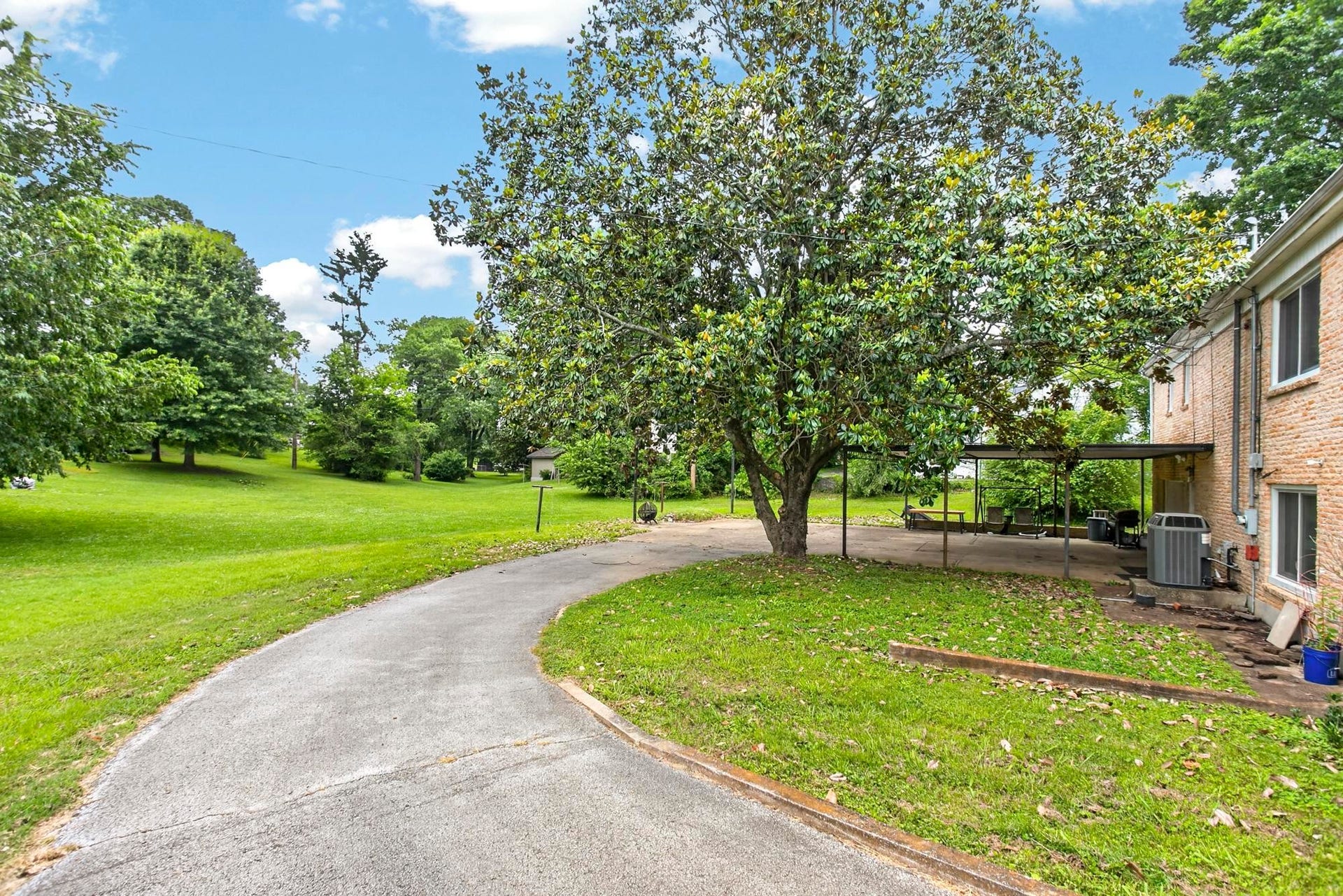 921 Azalea Dr, Columbia, TN 38401 921 Azalea Dr, Columbia, TN 38401