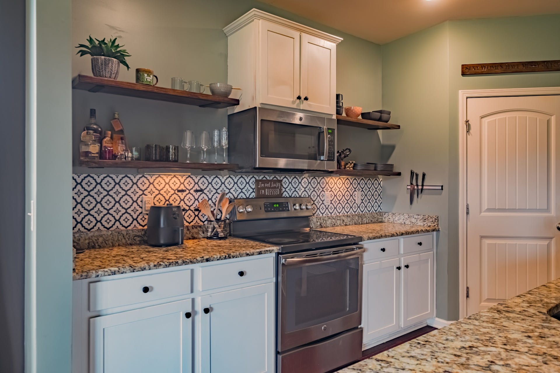 3637 Genoa Dr, Murfreesboro, TN 37128 Kitchen With Built In Floating Shelves