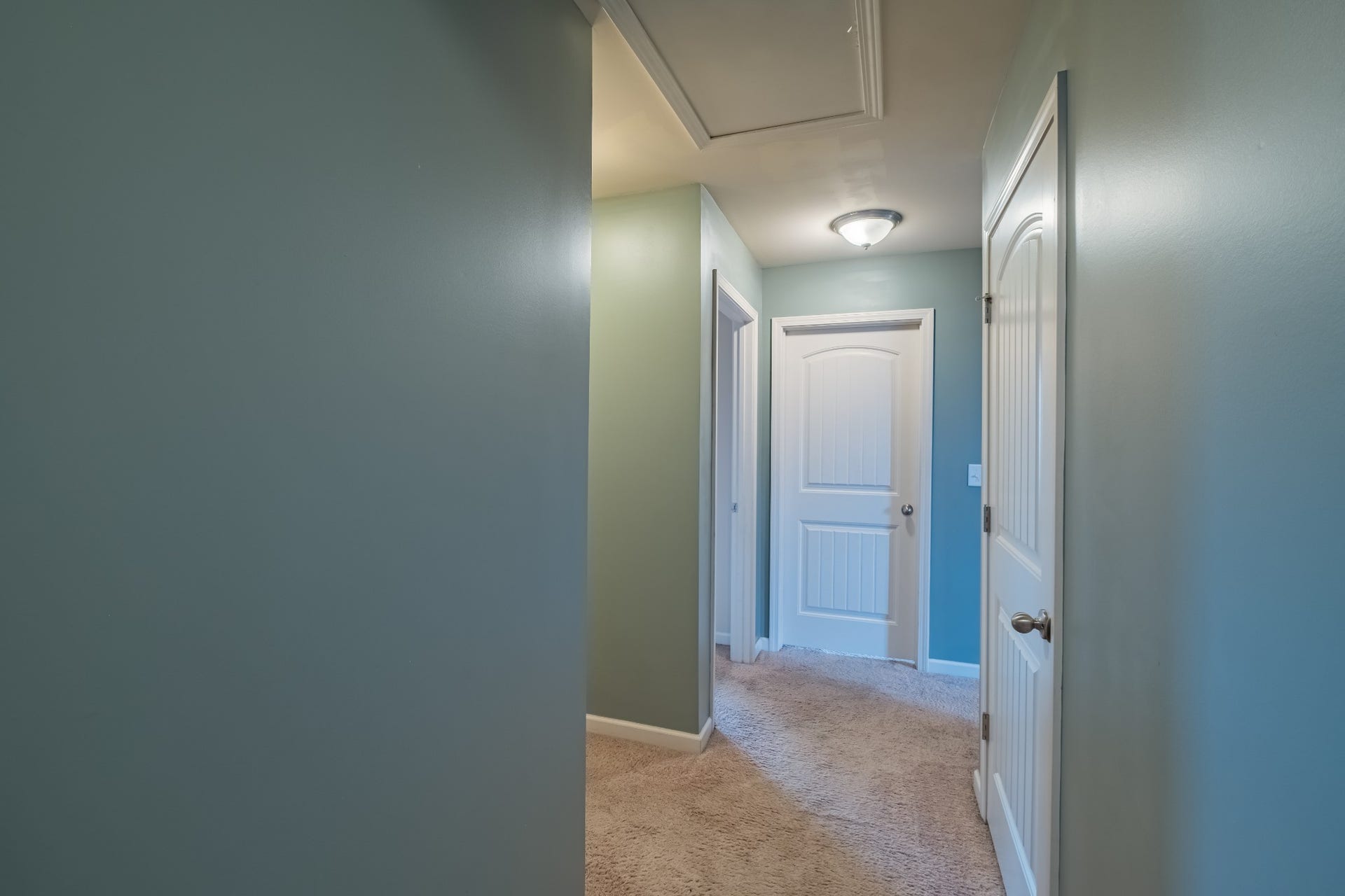 3637 Genoa Dr, Murfreesboro, TN 37128 Upstairs Hallway to Bedrooms