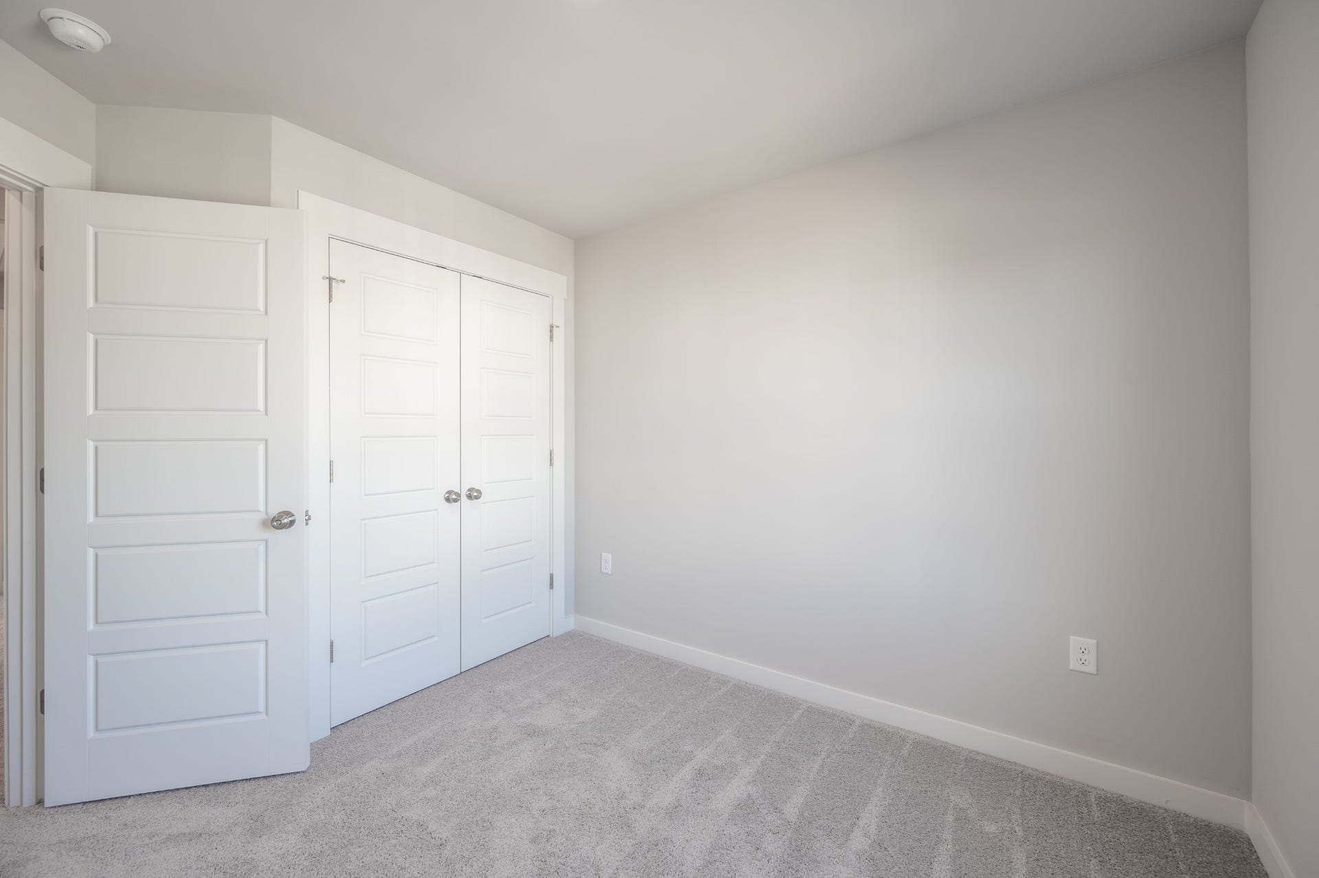 3rd bedroom with nice closet space
