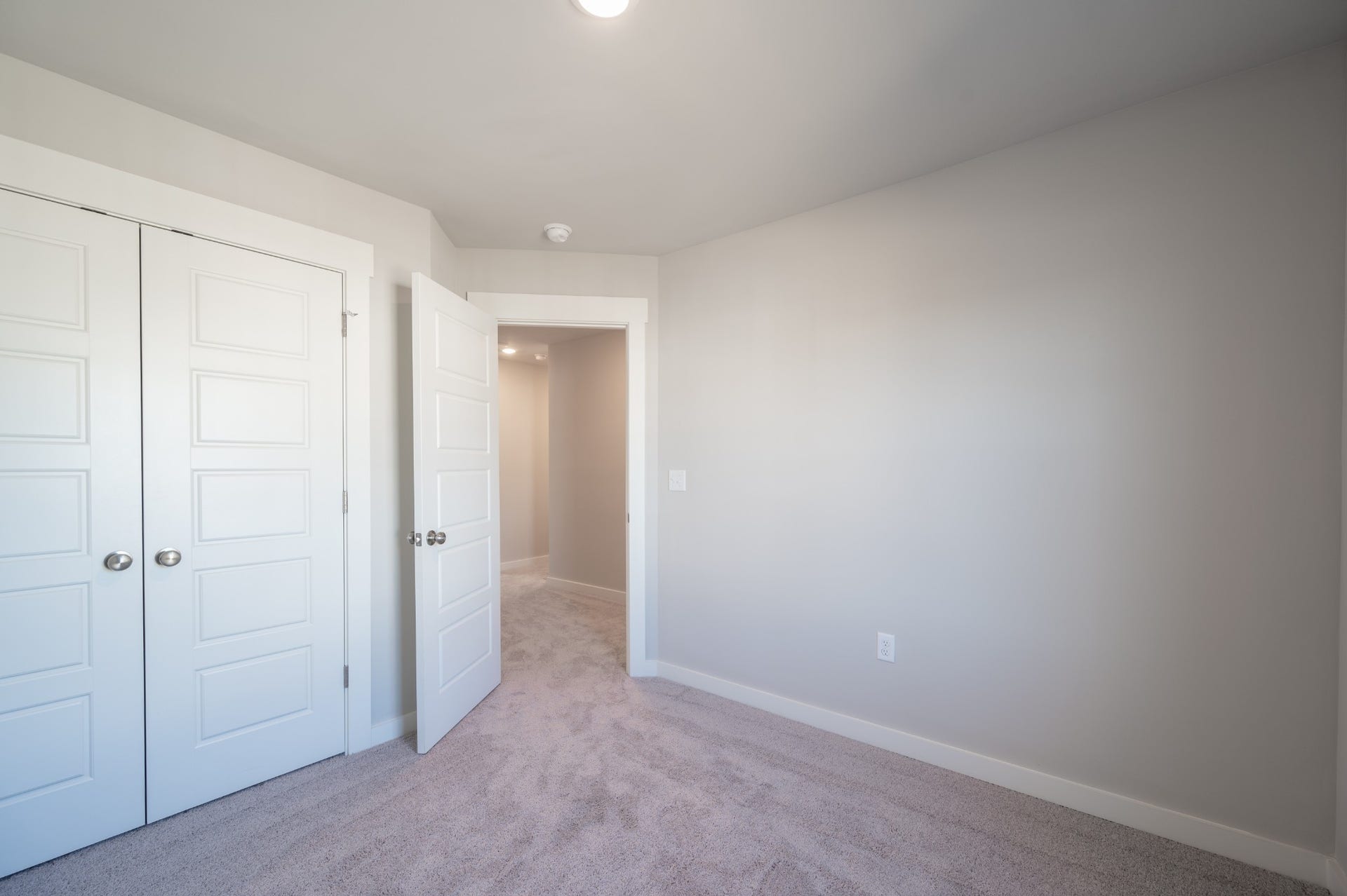 2nd bedroom with nice closet space