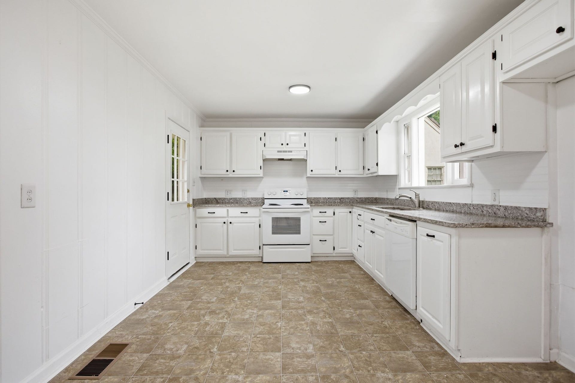 406 Pickens Ln, Columbia, TN 38401