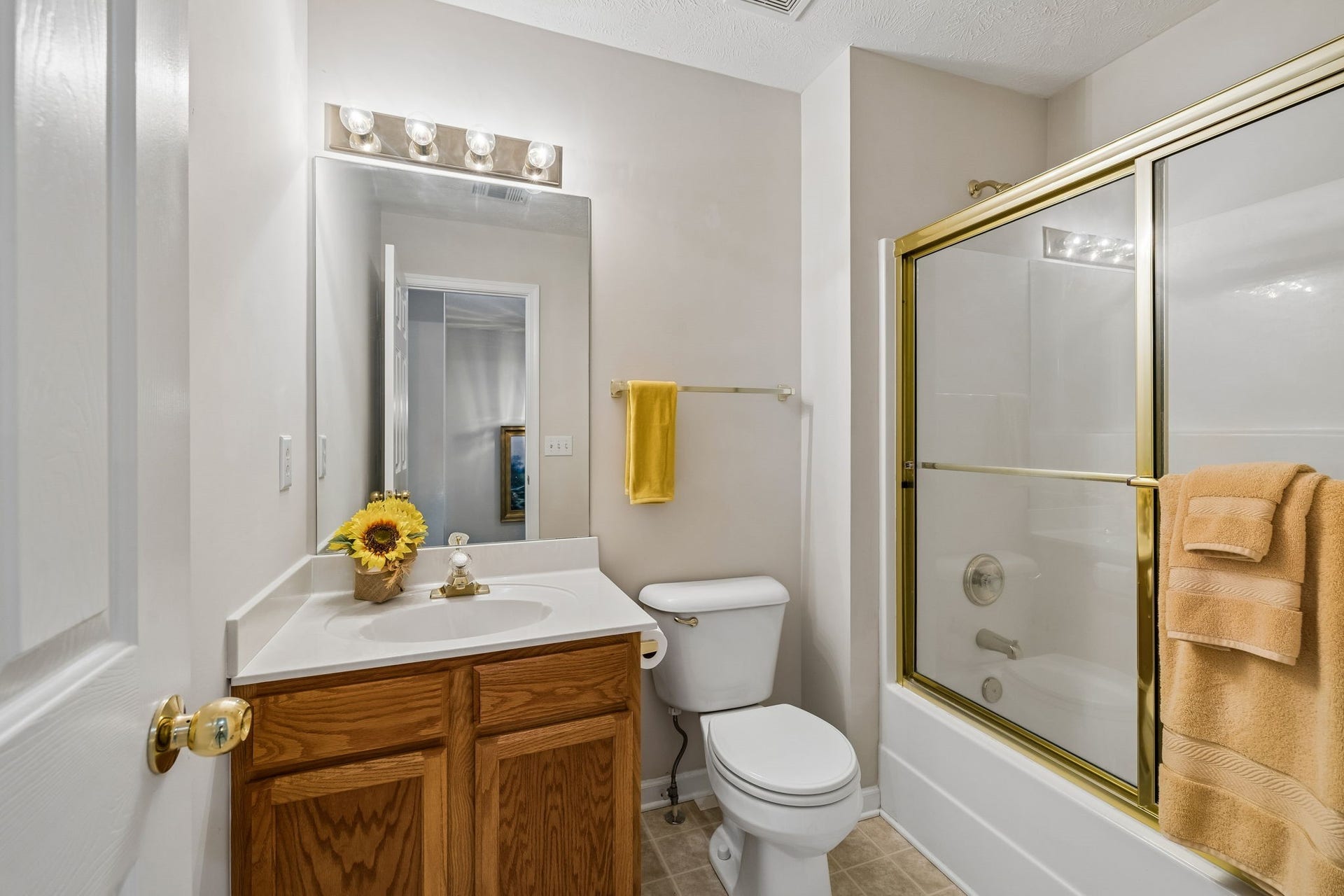 2030 Nashboro Blvd, Nashville, TN 37217 Secondary Bath