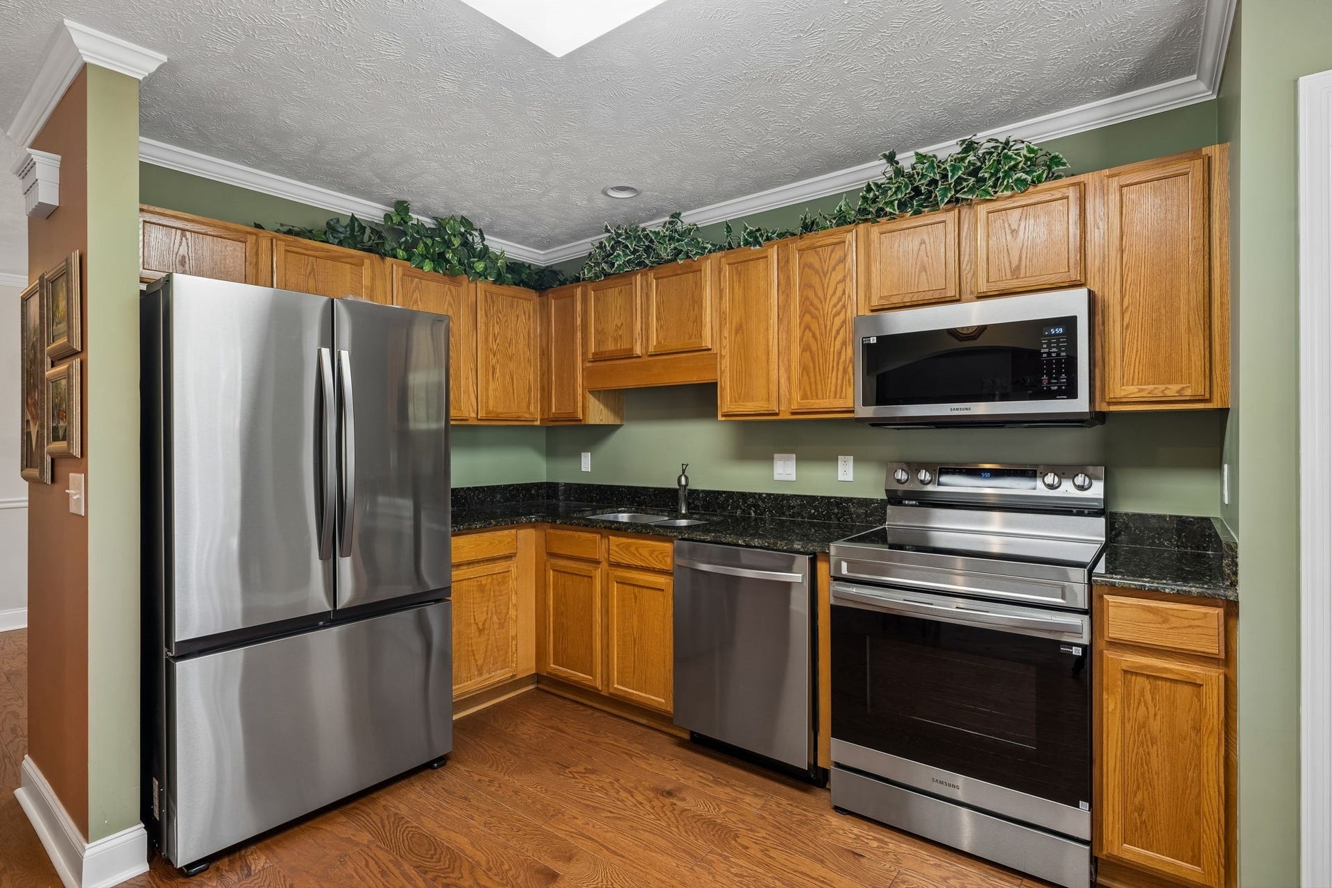 2030 Nashboro Blvd, Nashville, TN 37217 Eat-in Kitchen