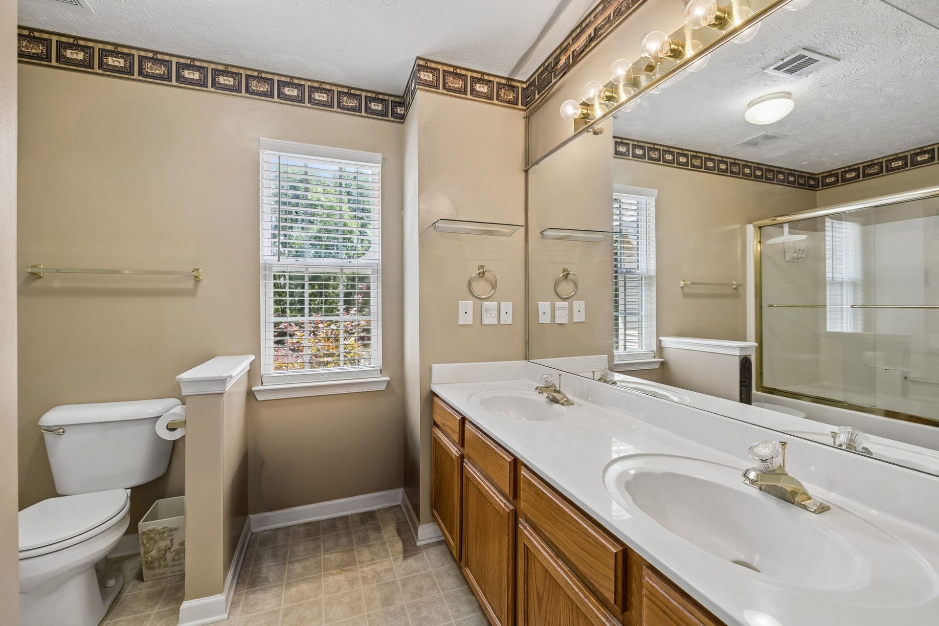 2030 Nashboro Blvd, Nashville, TN 37217 Enhanced/Virtually Staged Photo