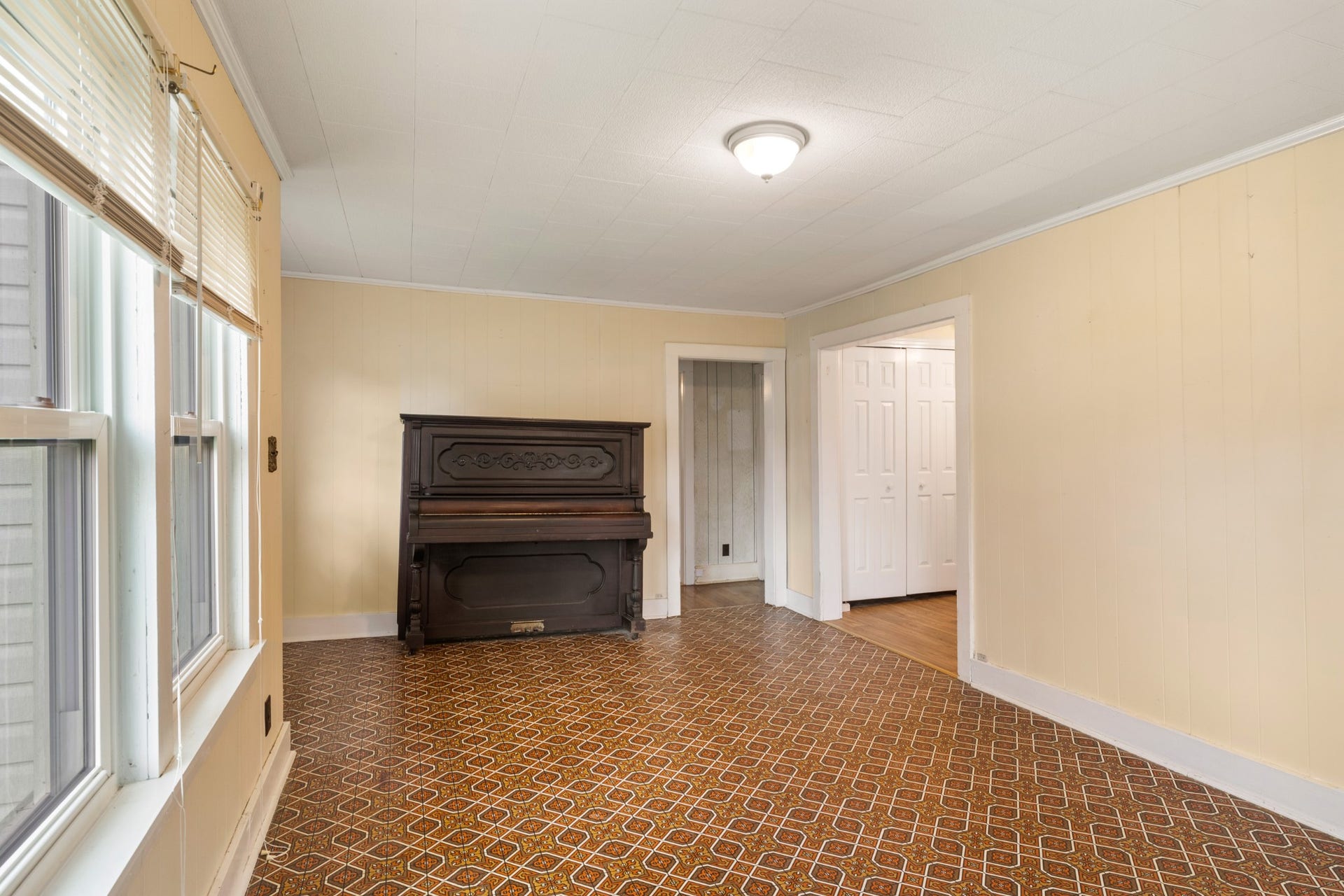 1824 Harriet St, Lewisburg, TN 37091 Living Room