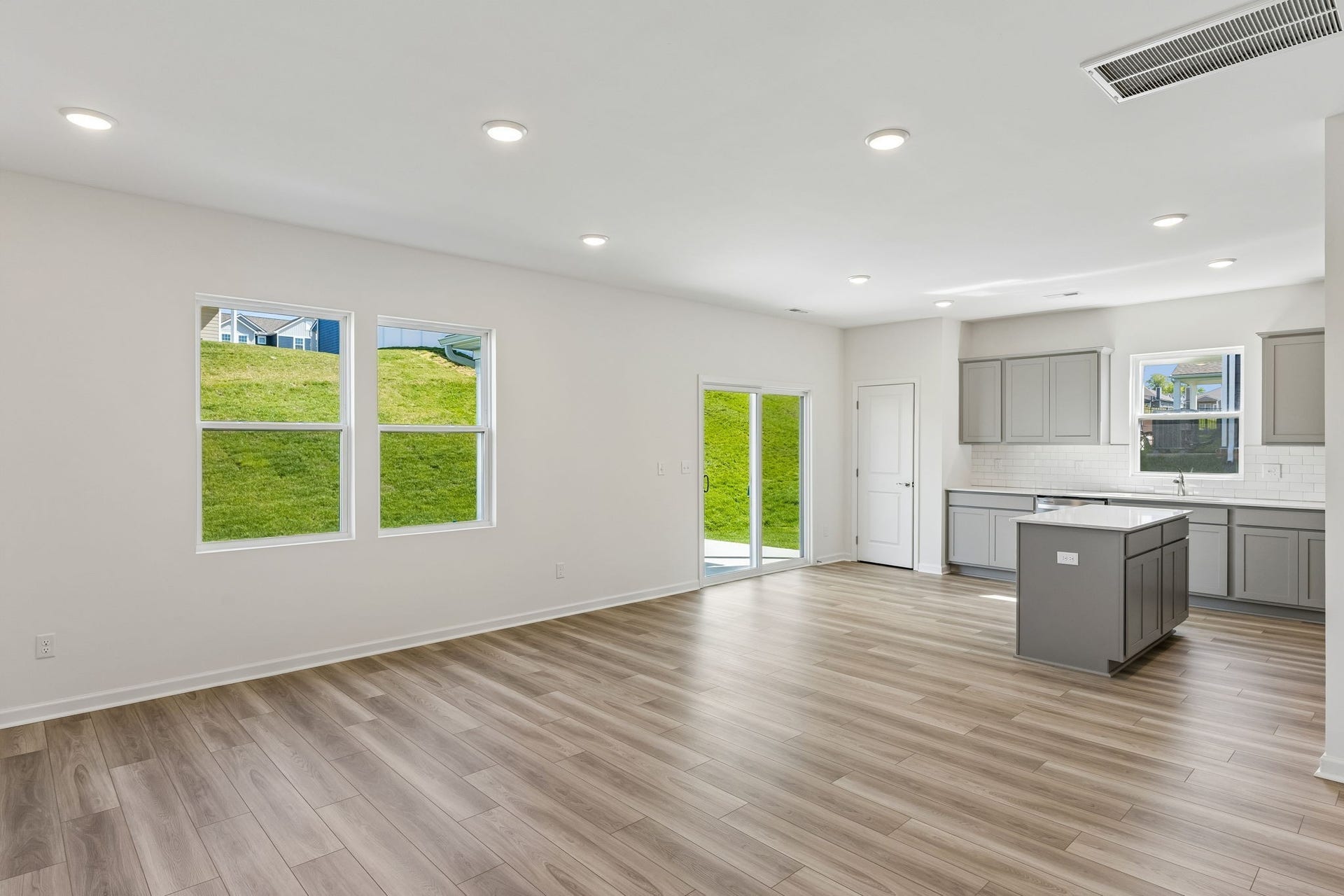 4016 Sadie St, Columbia, TN 38401