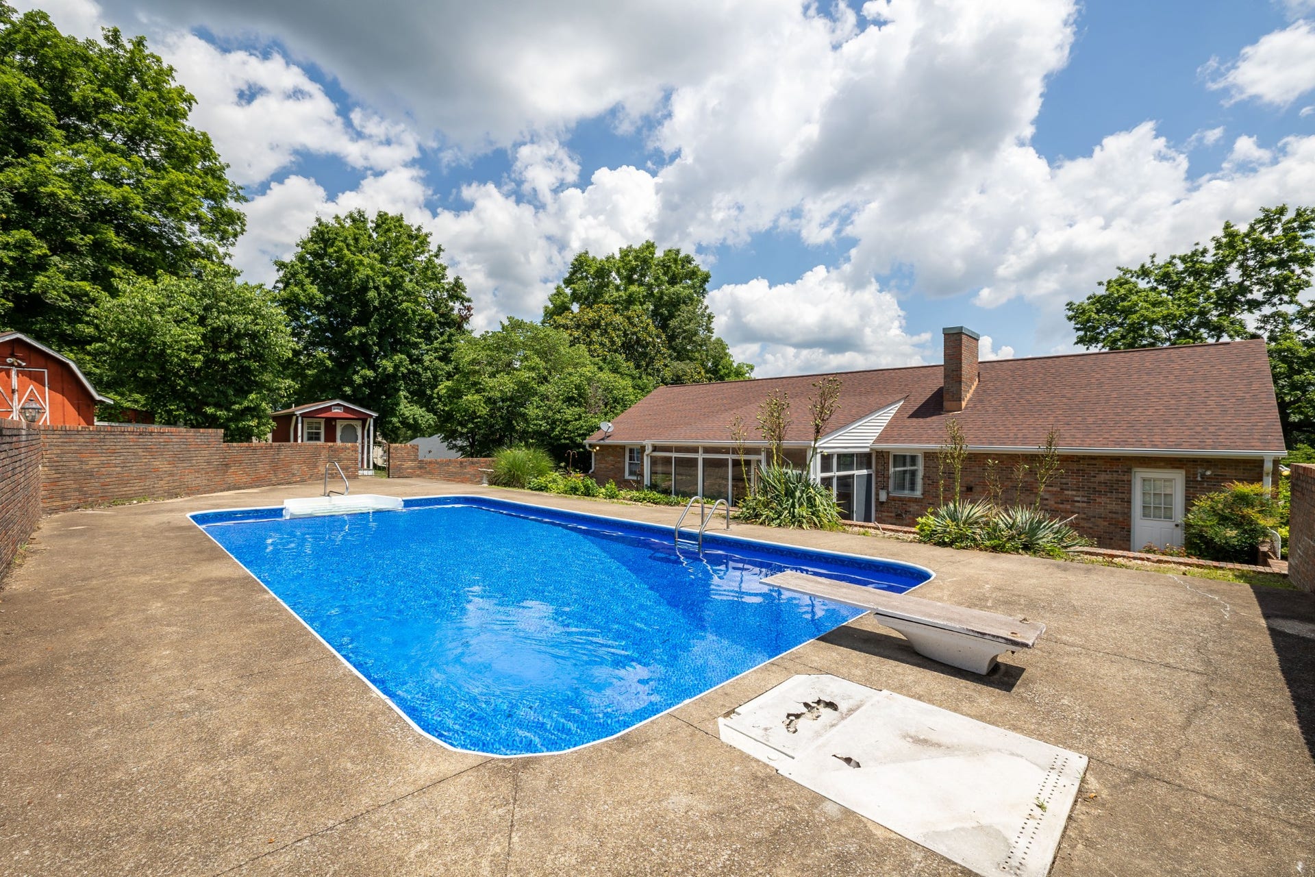 1301 White Dr, Lewisburg, TN 37091 1301 White Dr, Lewisburg, TN 37091