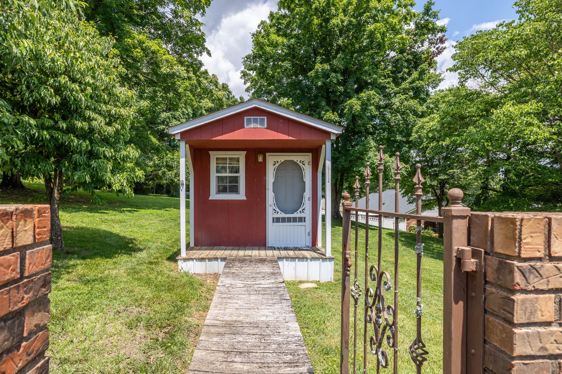 1301 White Dr, Lewisburg, TN 37091 1301 White Dr, Lewisburg, TN 37091