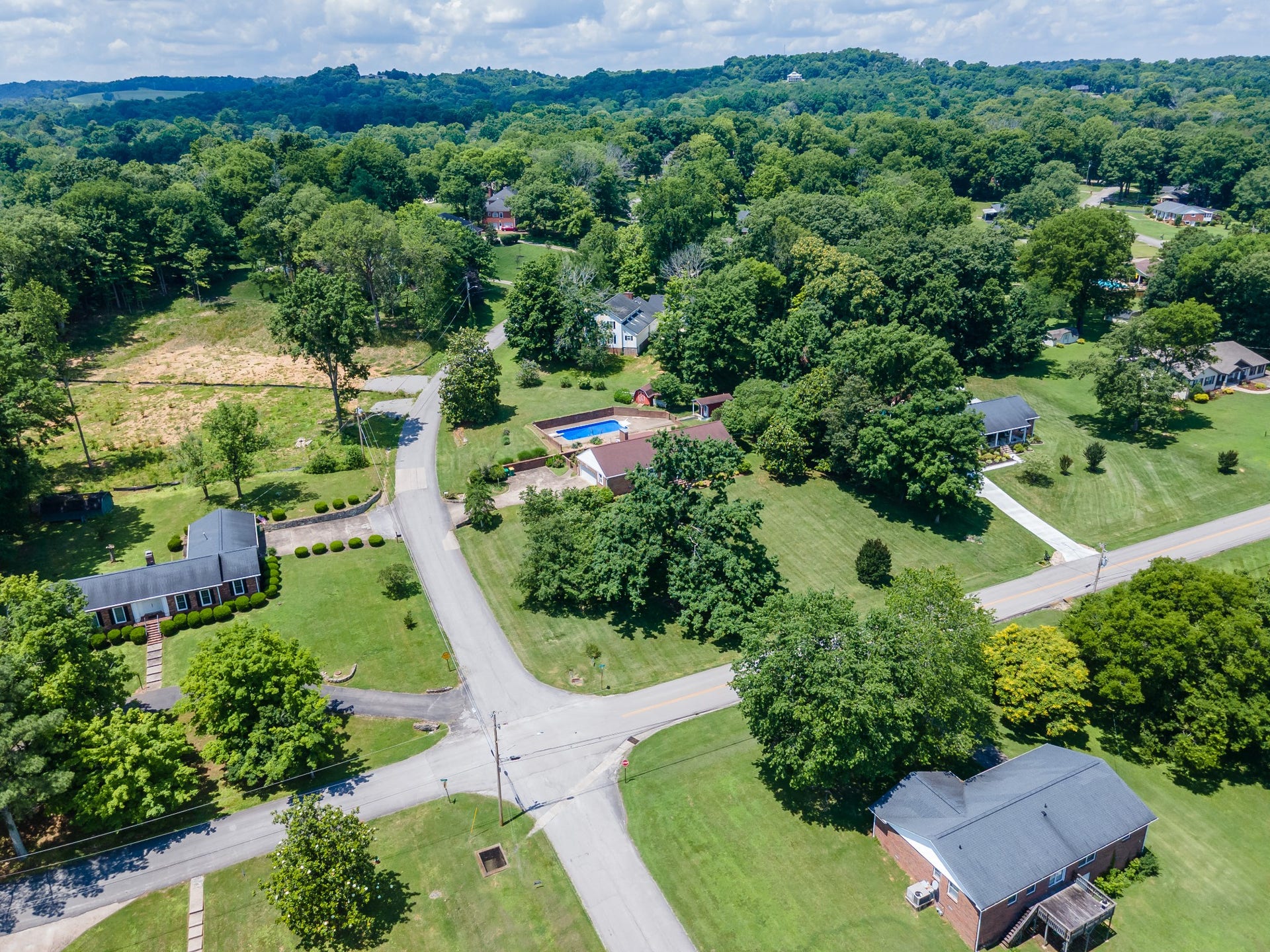1301 White Dr, Lewisburg, TN 37091 1301 White Dr, Lewisburg, TN 37091