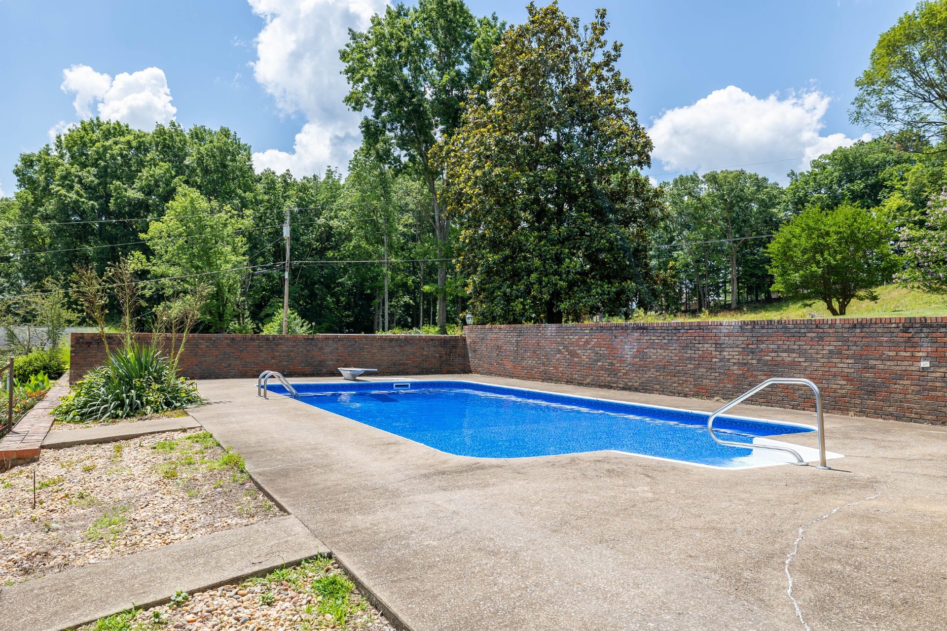 1301 White Dr, Lewisburg, TN 37091 1301 White Dr, Lewisburg, TN 37091