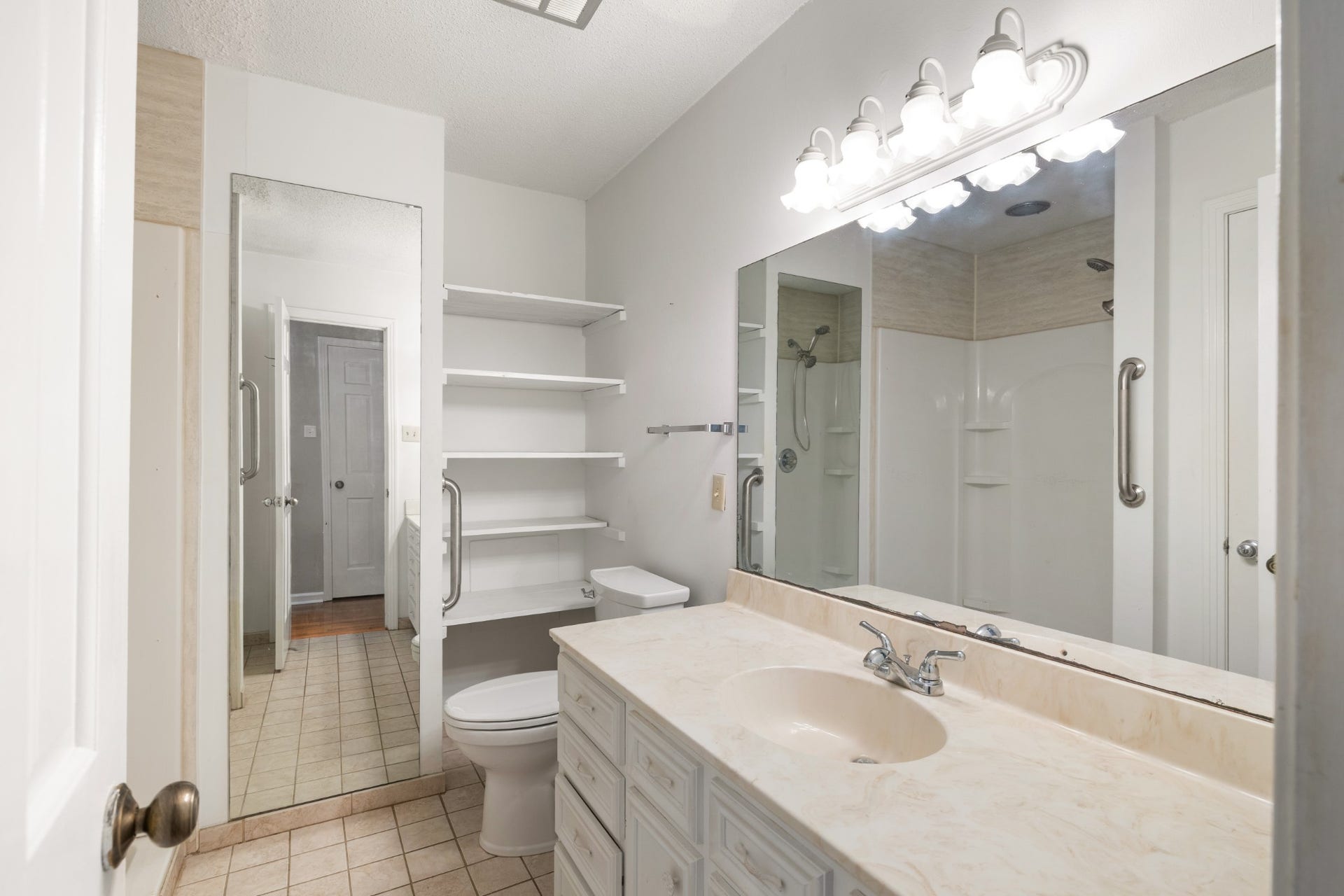 1301 White Dr, Lewisburg, TN 37091 1301 White Dr, Lewisburg, TN 37091