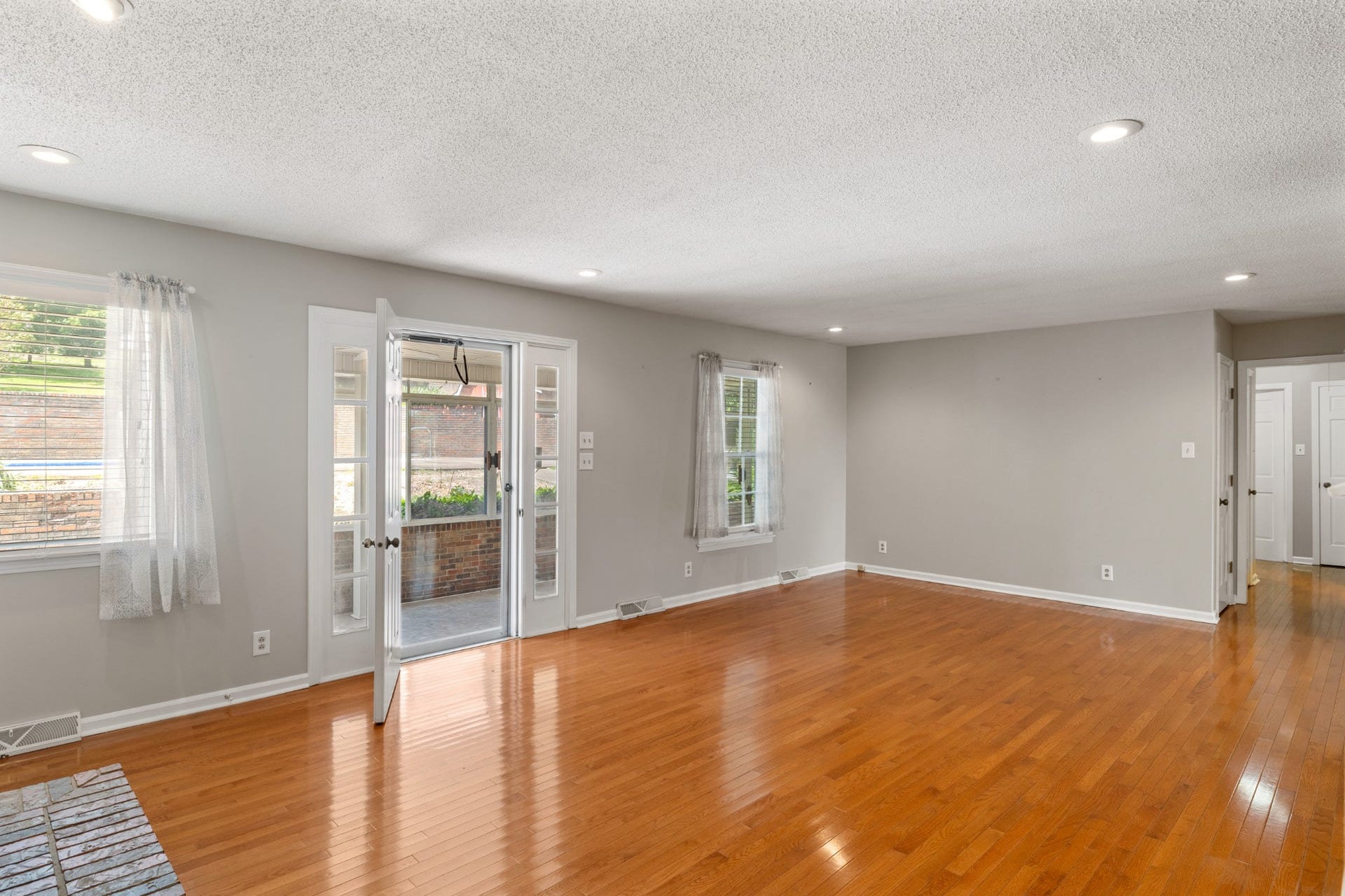 1301 White Dr, Lewisburg, TN 37091 1301 White Dr, Lewisburg, TN 37091