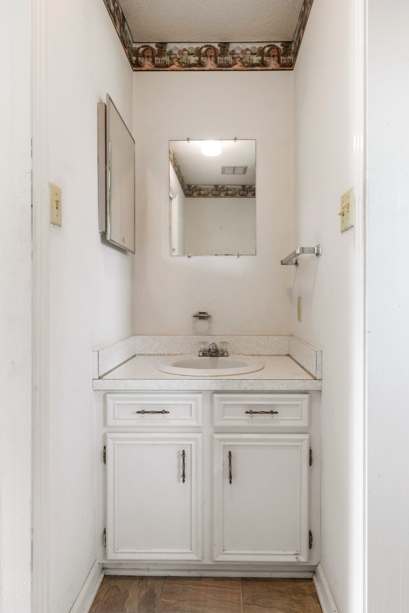 1301 White Dr, Lewisburg, TN 37091 1301 White Dr, Lewisburg, TN 37091