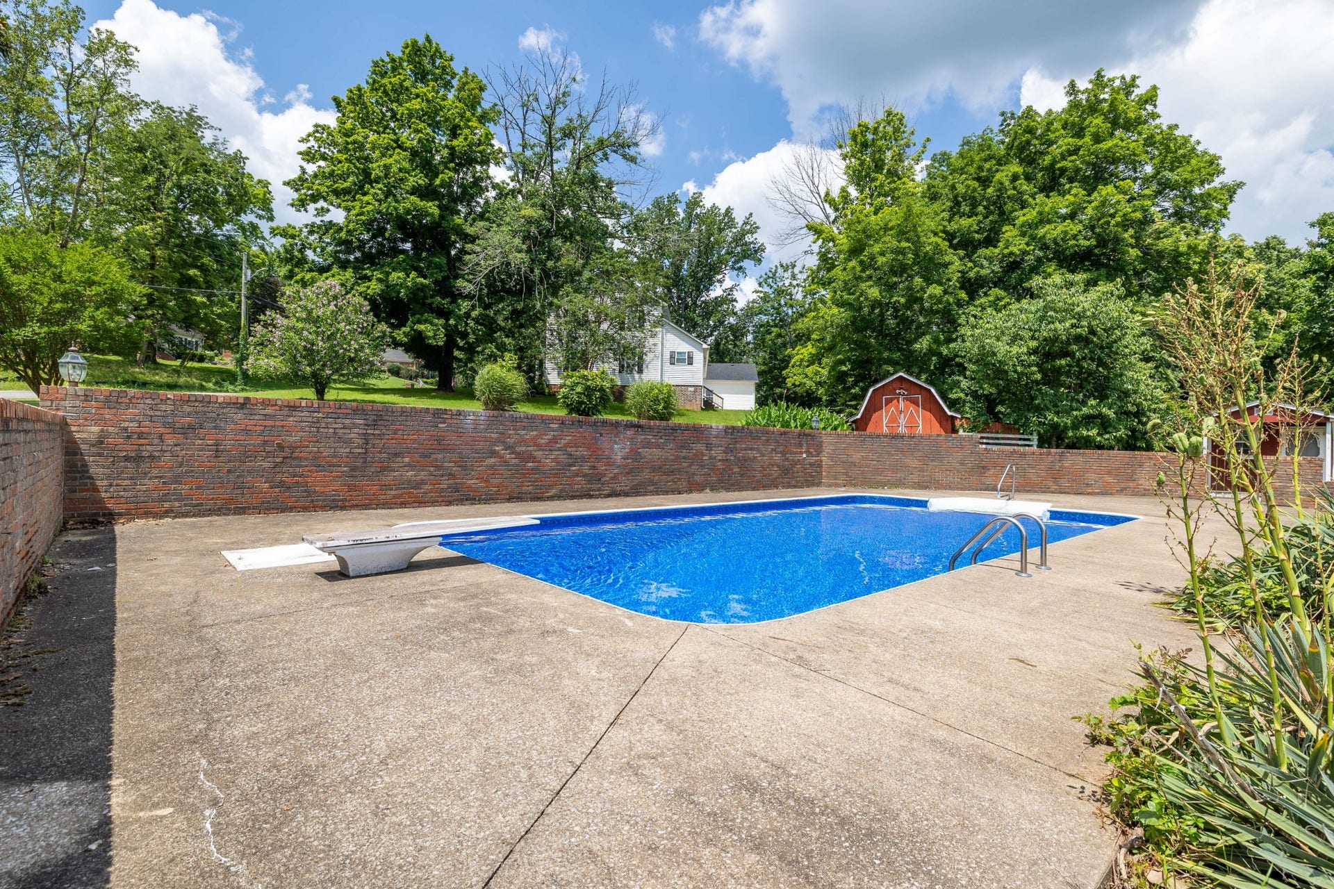 1301 White Dr, Lewisburg, TN 37091 1301 White Dr, Lewisburg, TN 37091