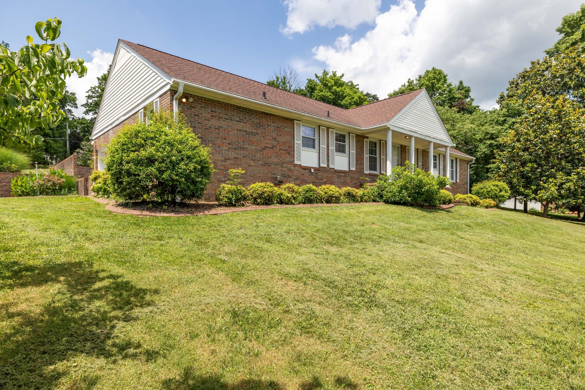 1301 White Dr, Lewisburg, TN 37091 1301 White Dr, Lewisburg, TN 37091