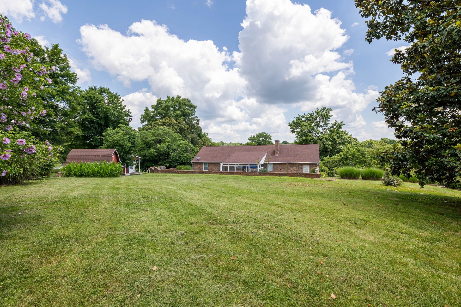 1301 White Dr, Lewisburg, TN 37091 1301 White Dr, Lewisburg, TN 37091