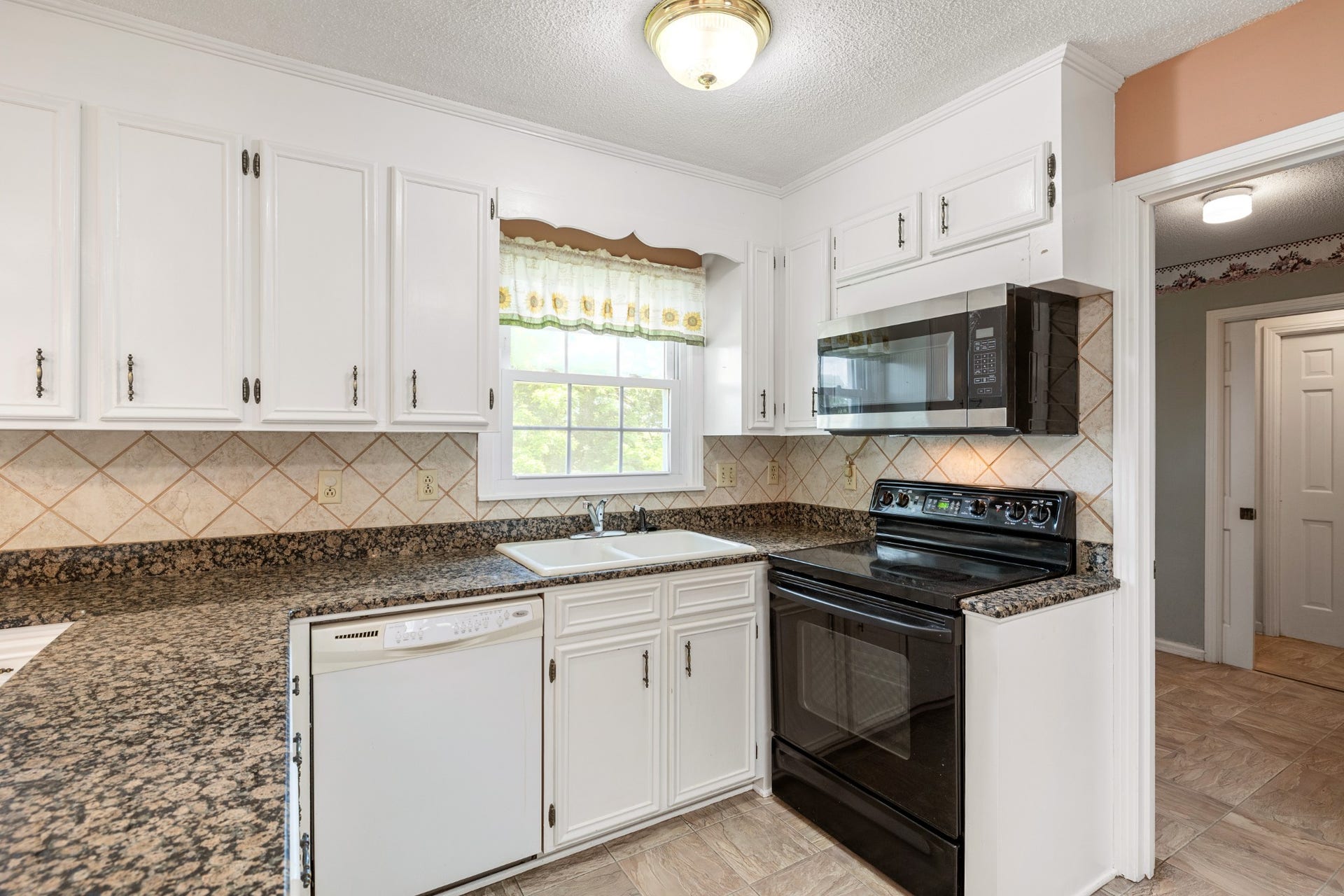 1301 White Dr, Lewisburg, TN 37091 1301 White Dr, Lewisburg, TN 37091