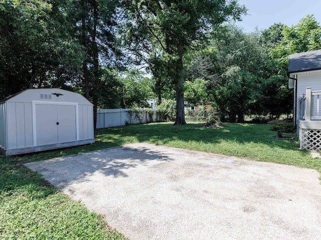 1716 Hillview Dr, Columbia, TN 38401 1716 Hillview Dr, Columbia, TN 38401