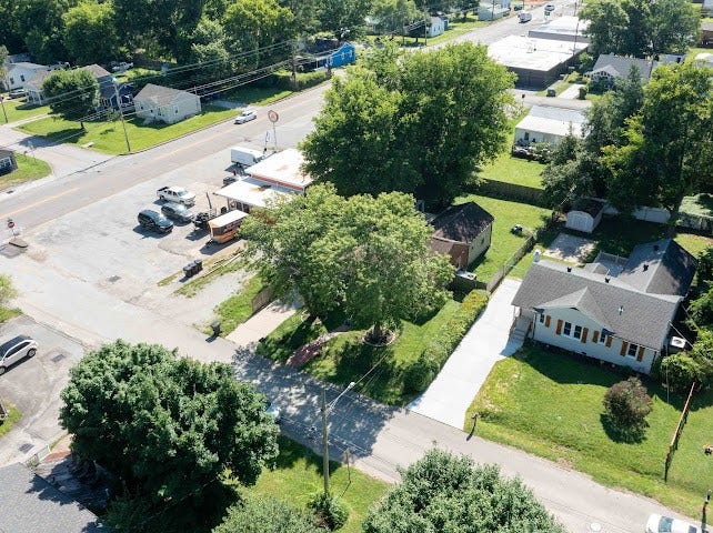 1716 Hillview Dr, Columbia, TN 38401 1716 Hillview Dr, Columbia, TN 38401