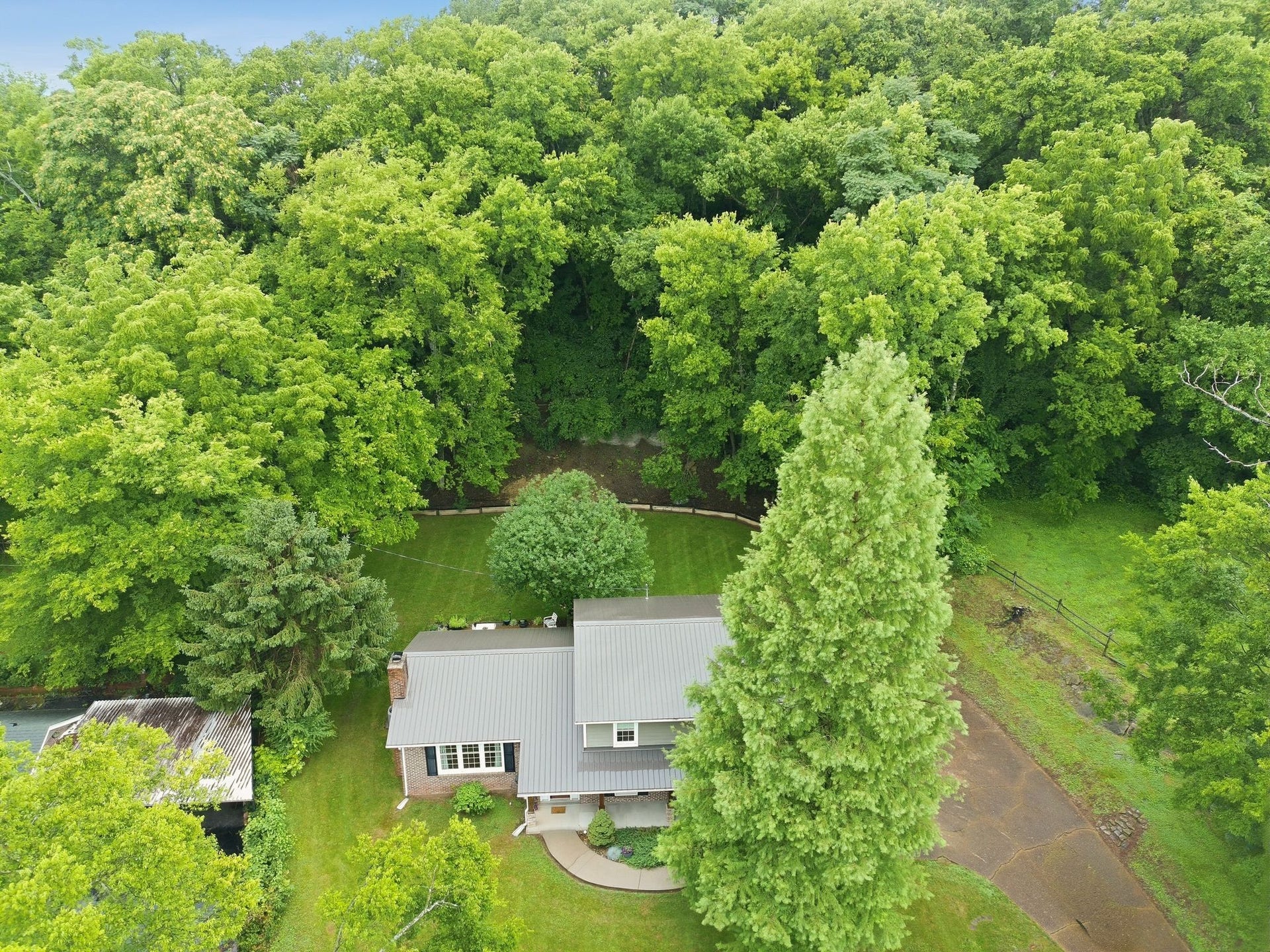 104 Fairview Drive, Mount Pleasant, TN 38474 104 Fairview Drive, Mount Pleasant, TN 38474