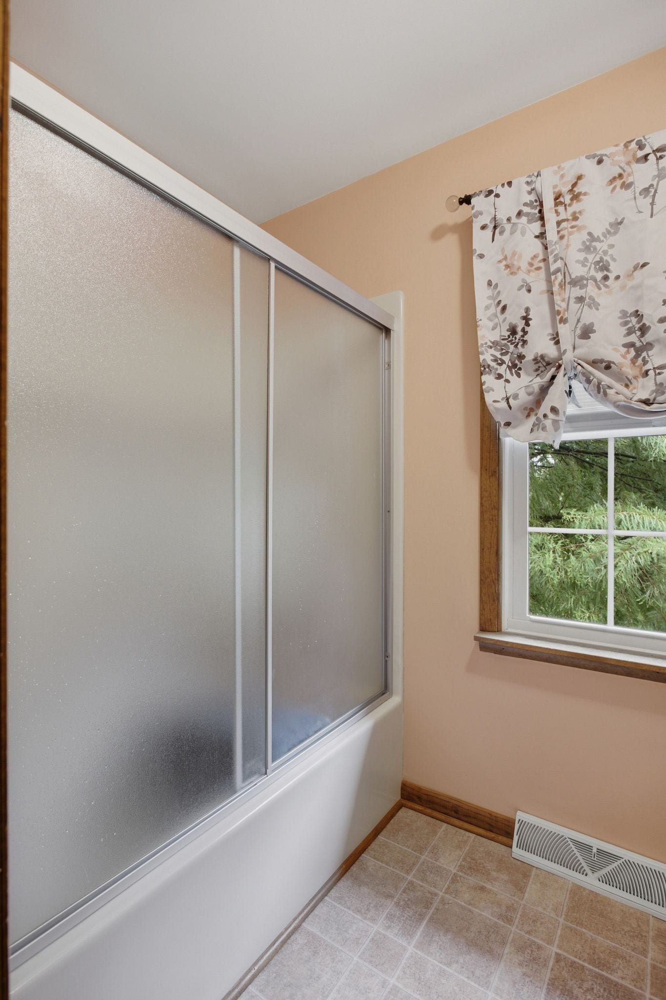 104 Fairview Drive, Mount Pleasant, TN 38474 104 Fairview Drive, Mount Pleasant, TN 38474