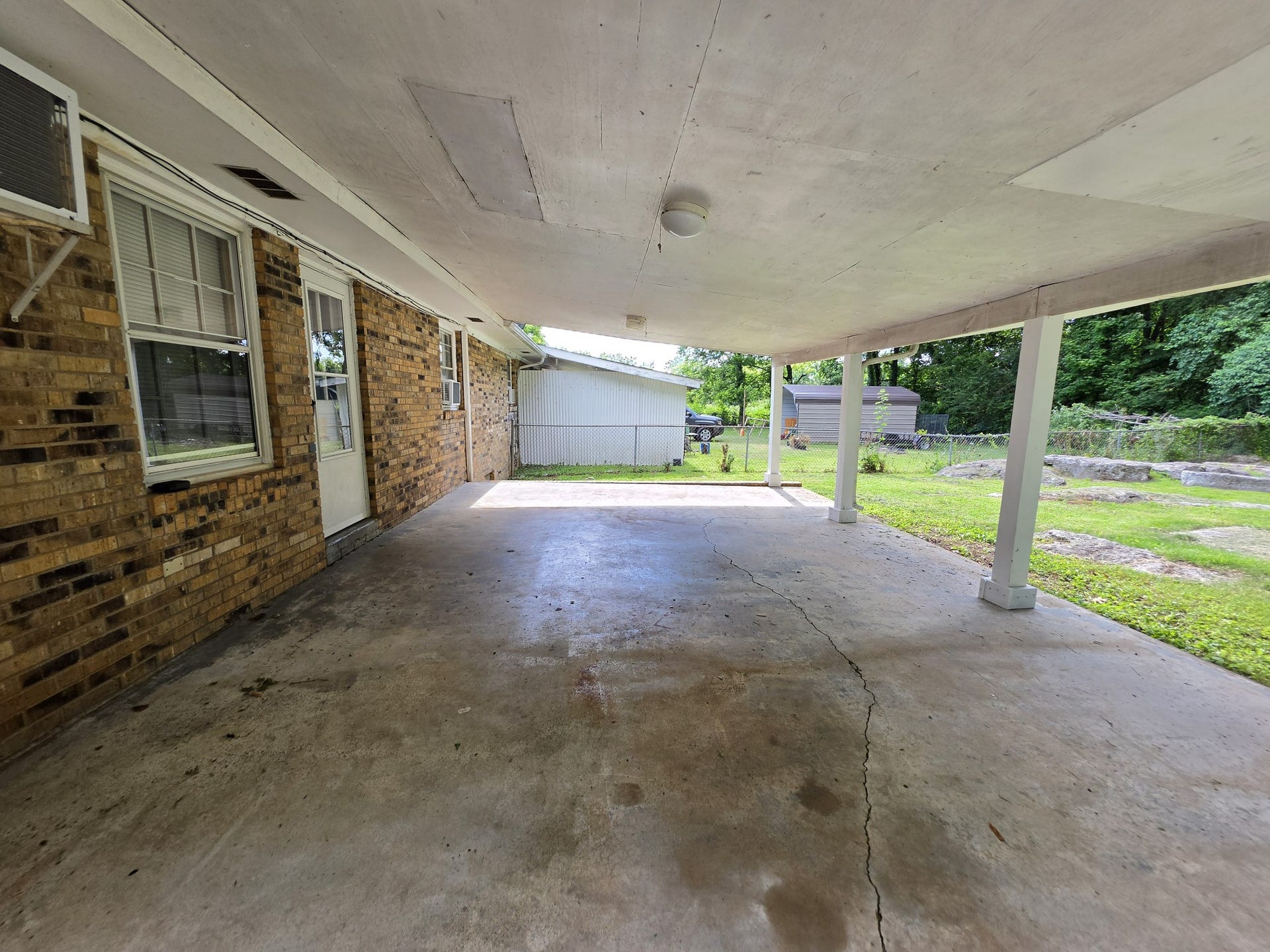5386 Franklin Rd, Murfreesboro, TN 37128 Back covered patio for your enjoyment