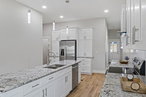 2409B 14th Ave N, Nashville, TN 37208 2409B 14th Ave N, Nashville, TN 37208
