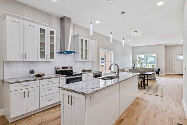 2409B 14th Ave N, Nashville, TN 37208 2409B 14th Ave N, Nashville, TN 37208