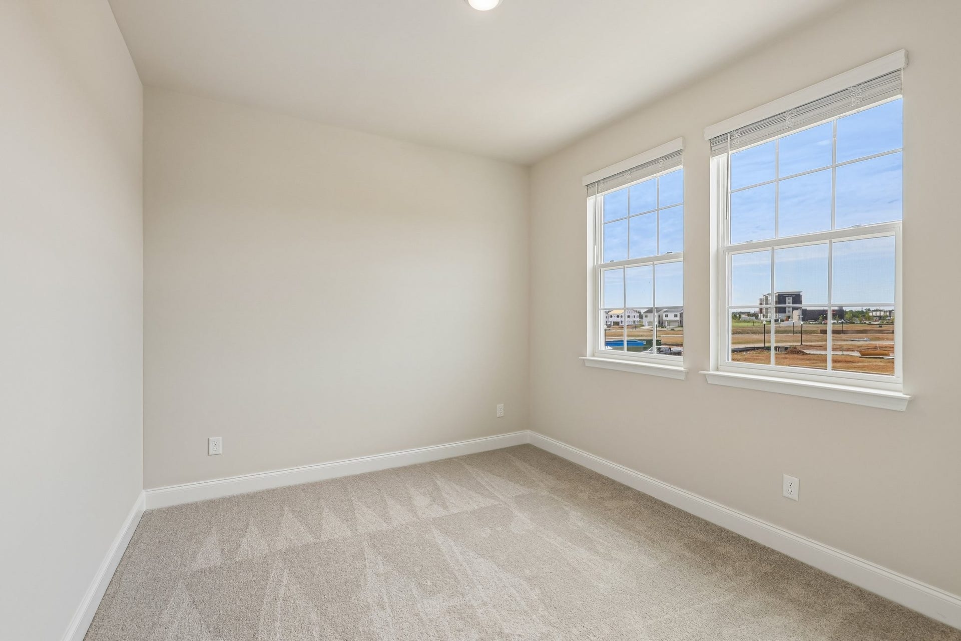 2718 Willowoak Trl, #2901, Murfreesboro, TN 37129 A well-sized 12' x 10' Bedroom 3 is located on the second floor, offering a comfortable and versatile space ideal for family members, guests, or a home office.