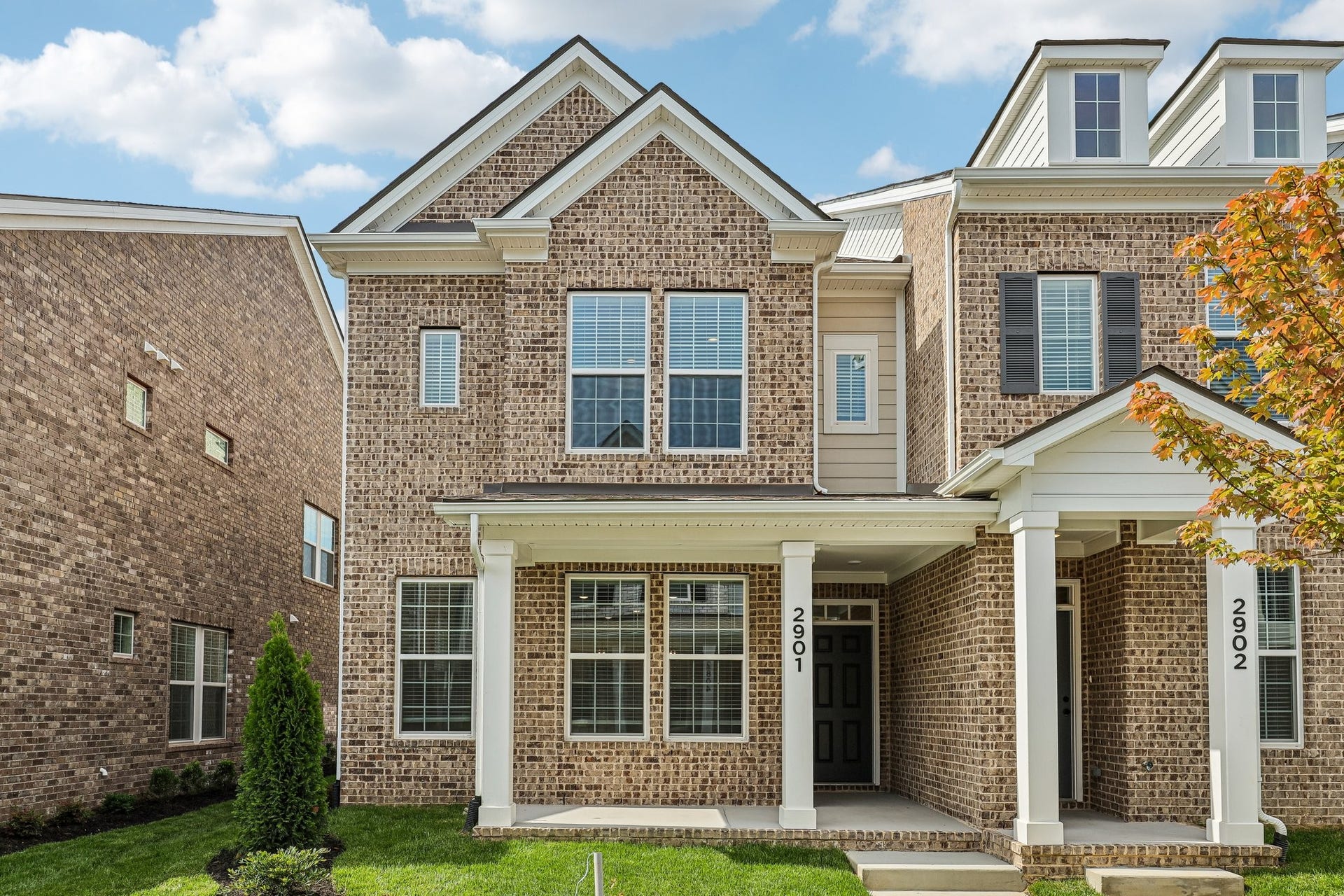 2718 Willowoak Trl, #2901, Murfreesboro, TN 37129 Welcome to 2718 Willowoak Trail (Lot #2901) in the brand-new Promenade at Clari Park community! This corner unit "Paseo" townhouse measures 1,624 square feet and includes 3 Bedrooms and 2.5 Bathrooms.