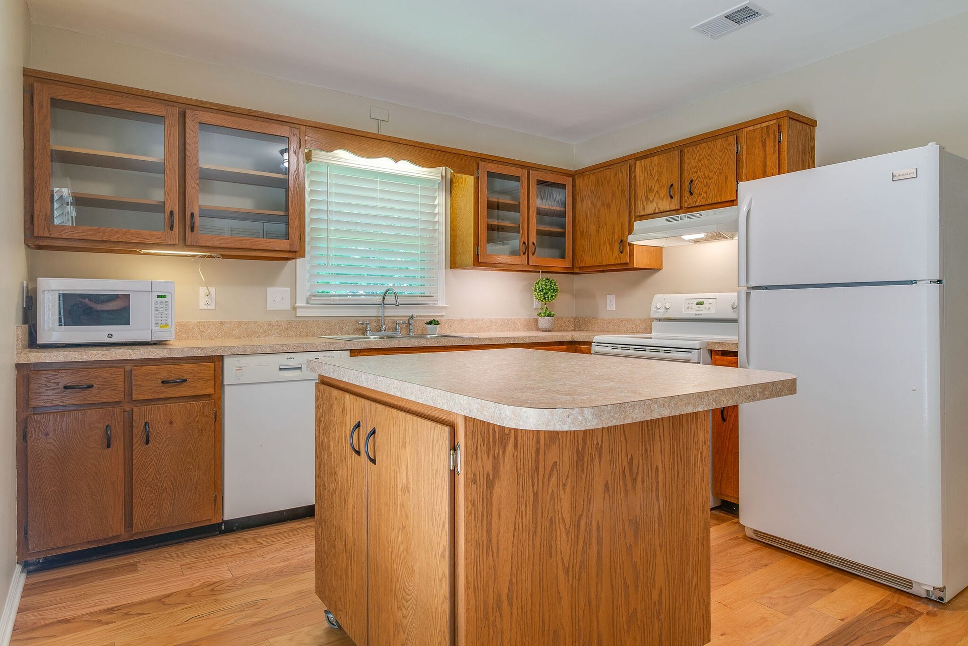 754 Kent Rd, Nashville, TN 37214 754 Kent Rd, Nashville, TN 37214