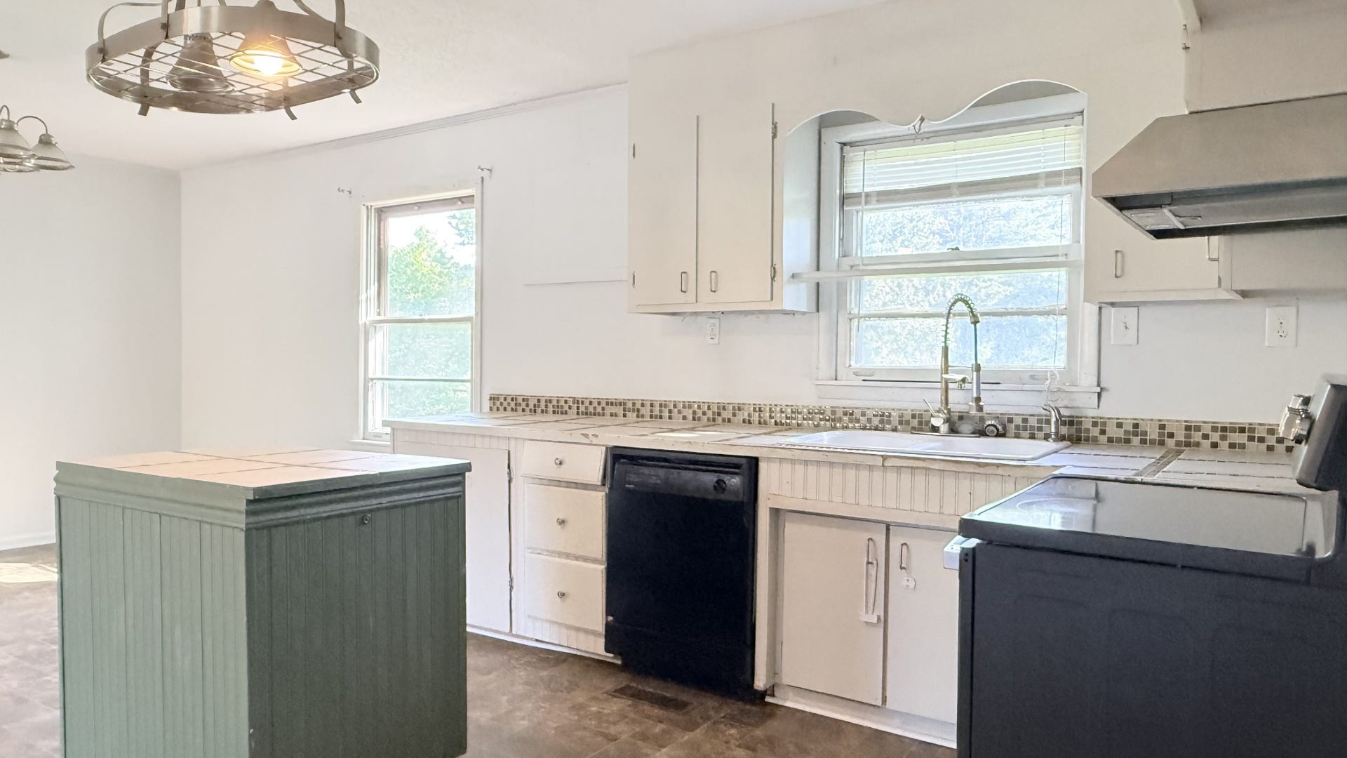 365 Stacy Rd, Manchester, TN 37355 365 Stacy Rd, Manchester, TN 37355