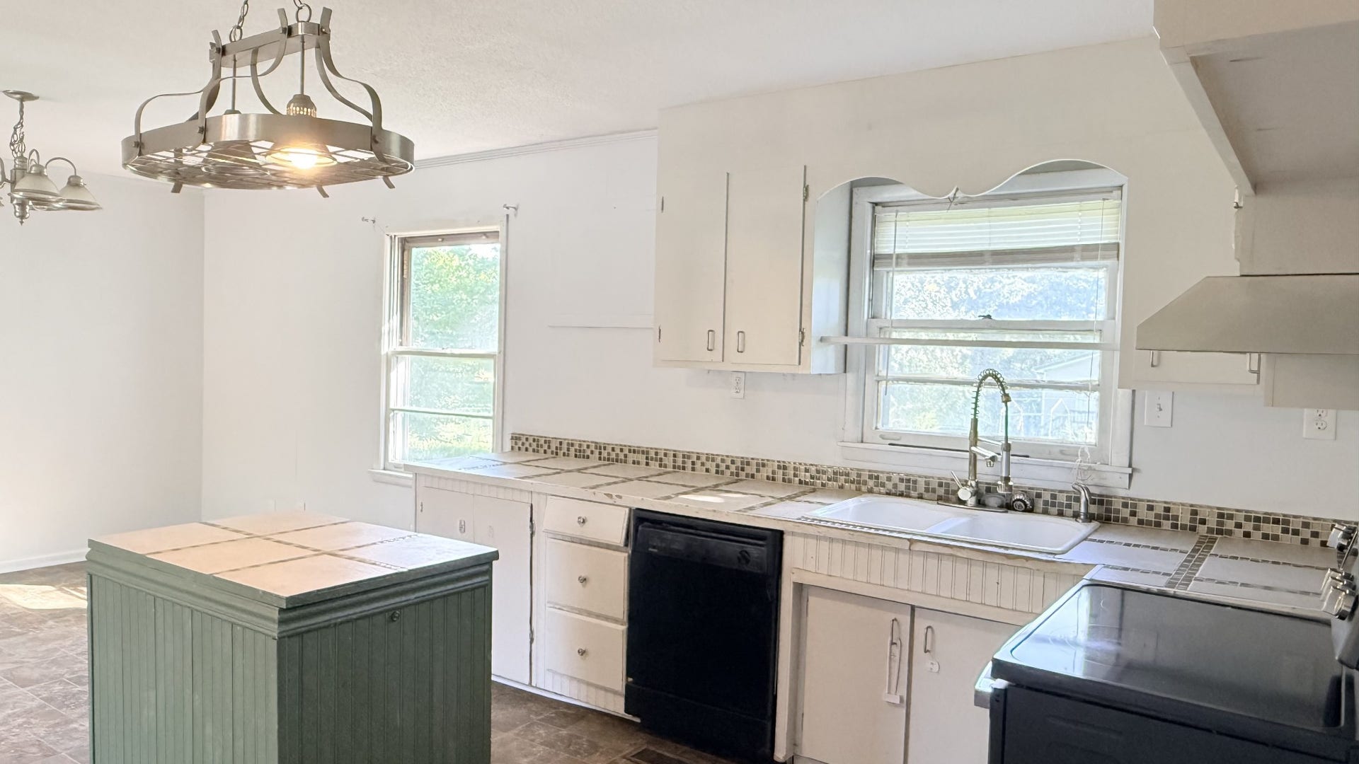 365 Stacy Rd, Manchester, TN 37355 365 Stacy Rd, Manchester, TN 37355