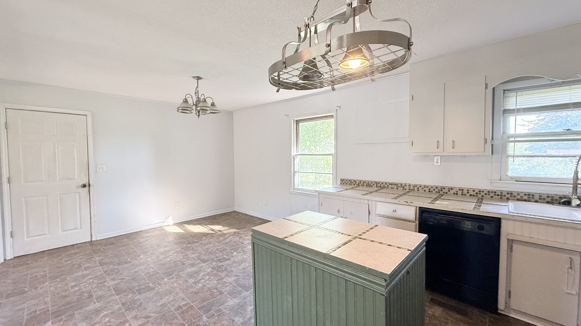 365 Stacy Rd, Manchester, TN 37355 365 Stacy Rd, Manchester, TN 37355