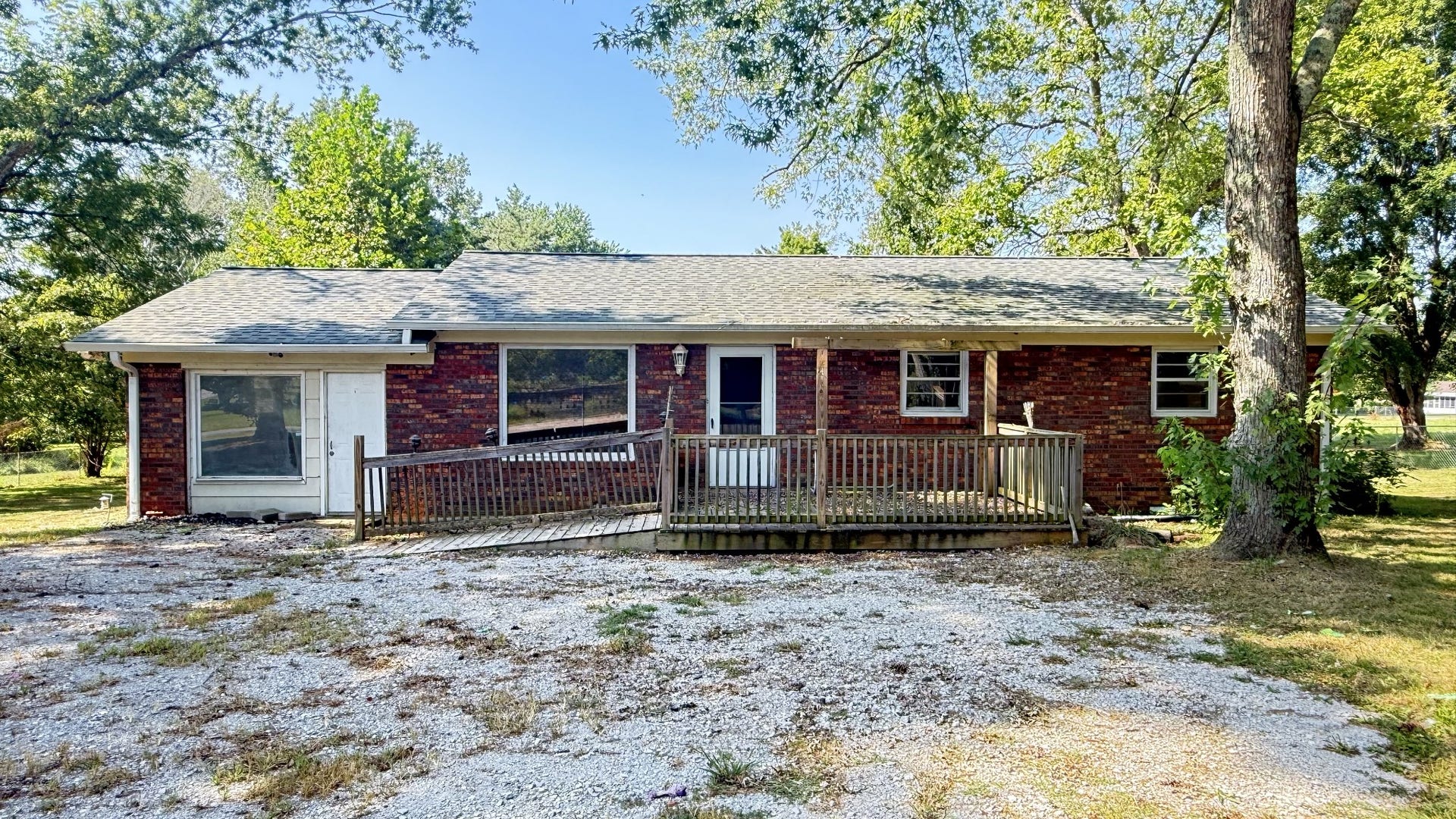 365 Stacy Rd, Manchester, TN 37355 365 Stacy Rd, Manchester, TN 37355
