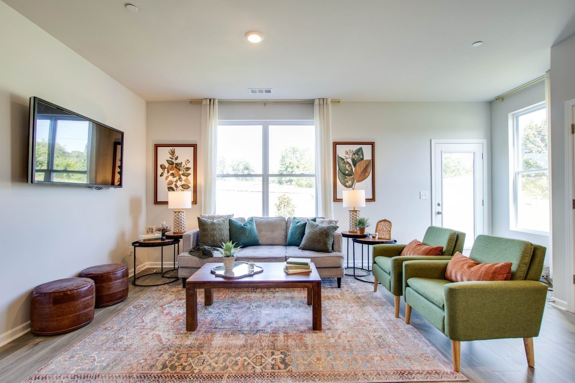 121 Mackenzie Way, Lewisburg, TN 37091 Large great room, perfect for entertaining!