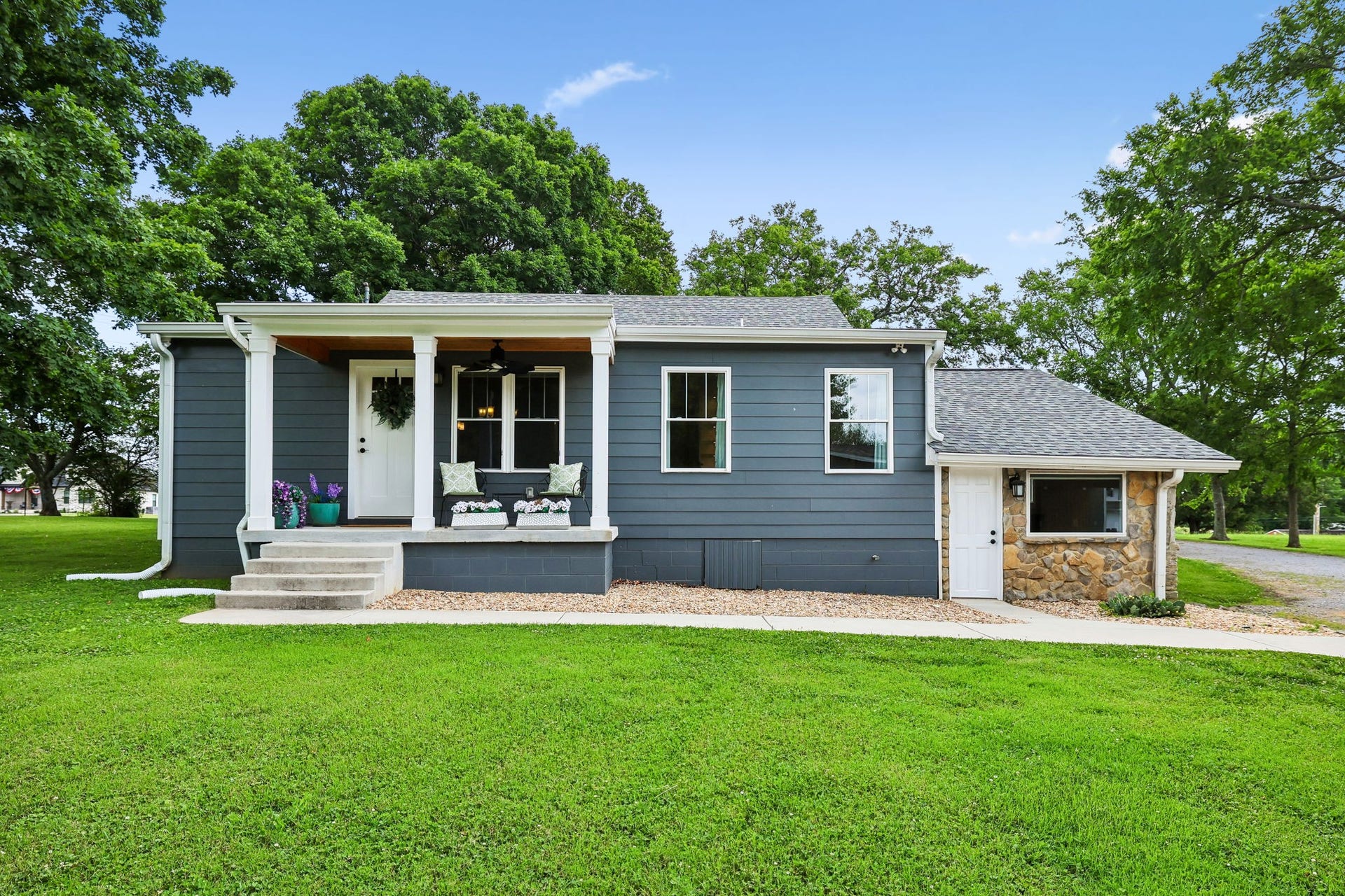 186 Sulphur Springs Rd, Shelbyville, TN 37160 186 Sulphur Springs Rd, Shelbyville, TN 37160