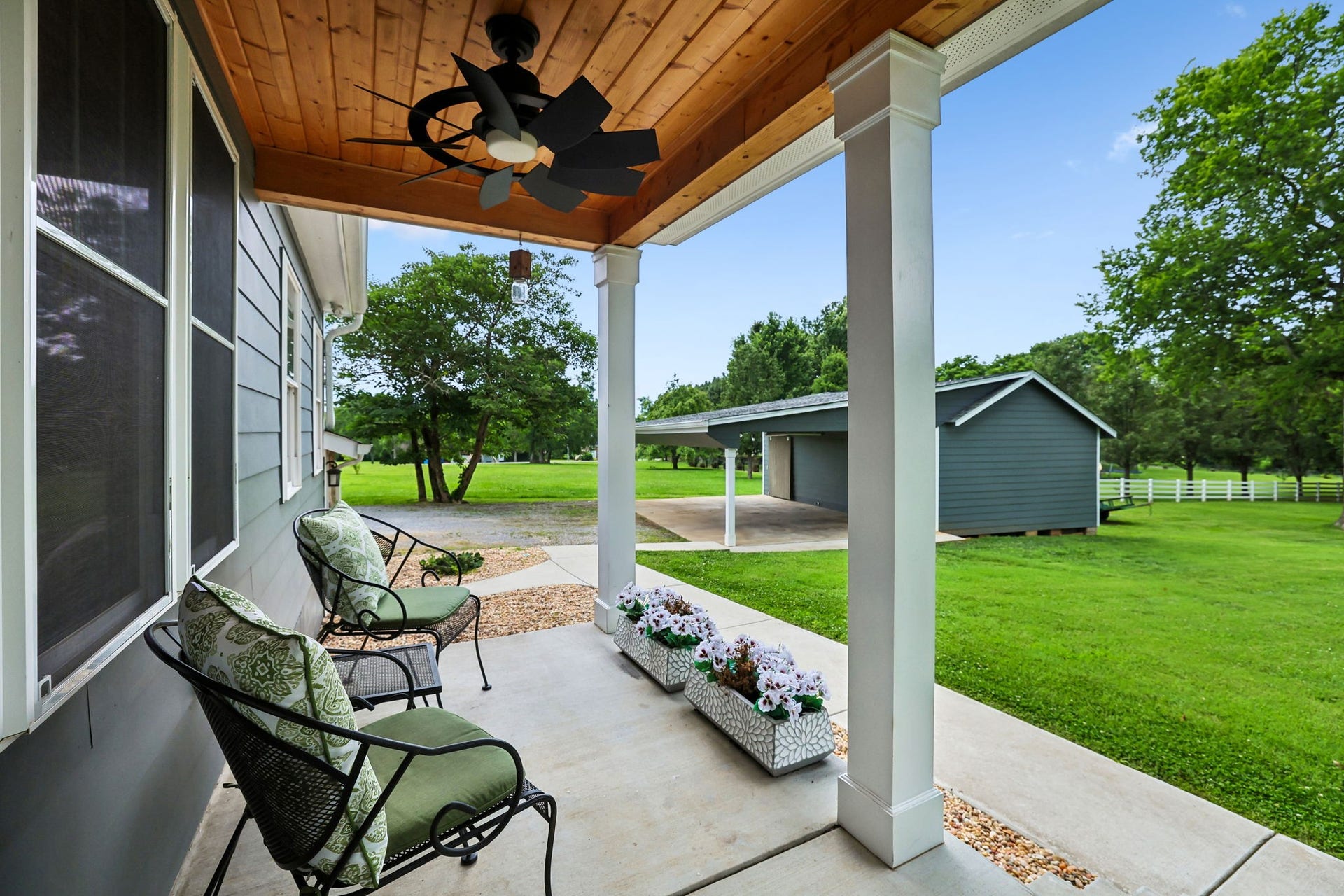 186 Sulphur Springs Rd, Shelbyville, TN 37160 186 Sulphur Springs Rd, Shelbyville, TN 37160