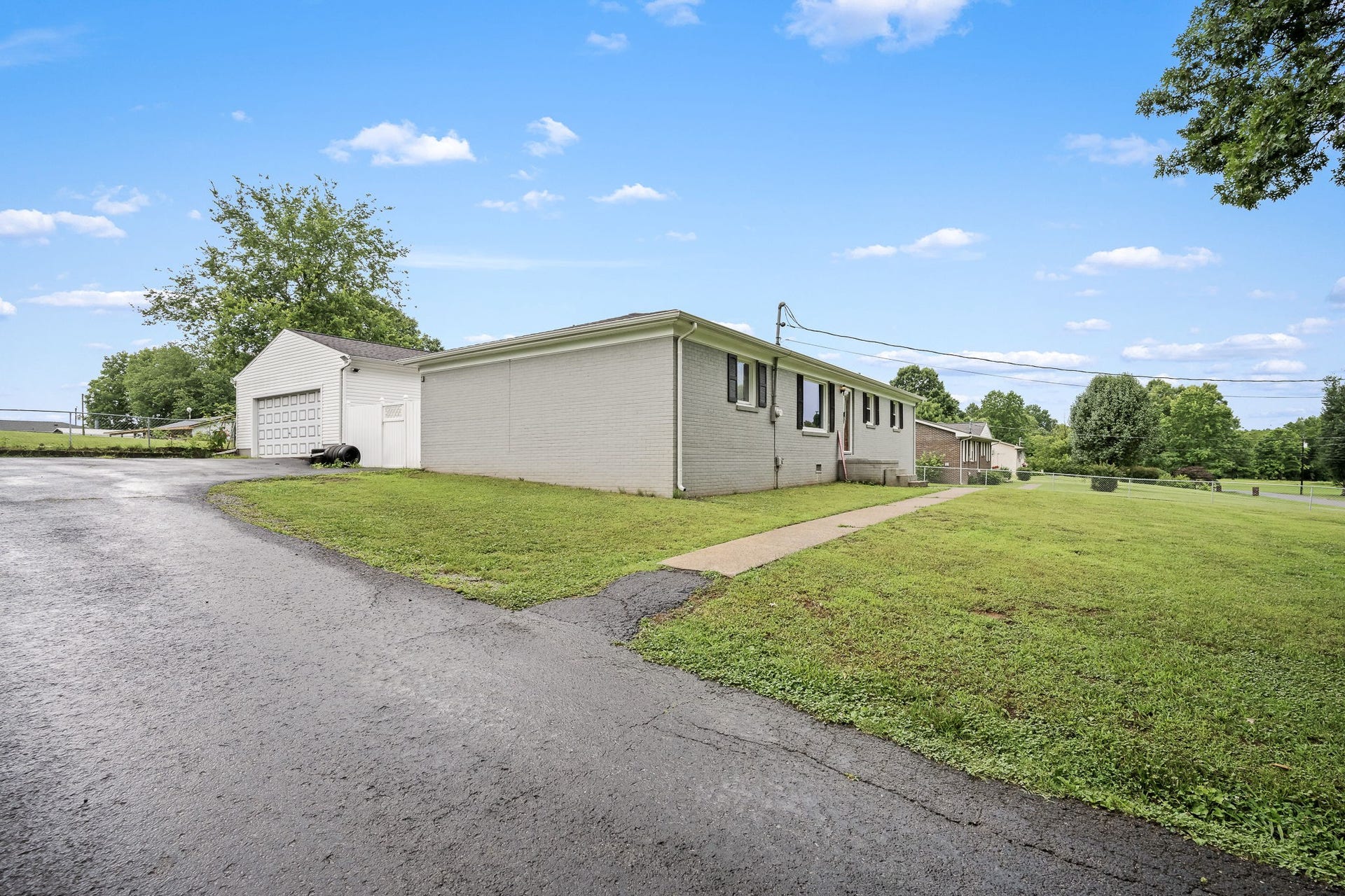 822 River Ranch Rd, Shelbyville, TN 37160 822 River Ranch Rd, Shelbyville, TN 37160