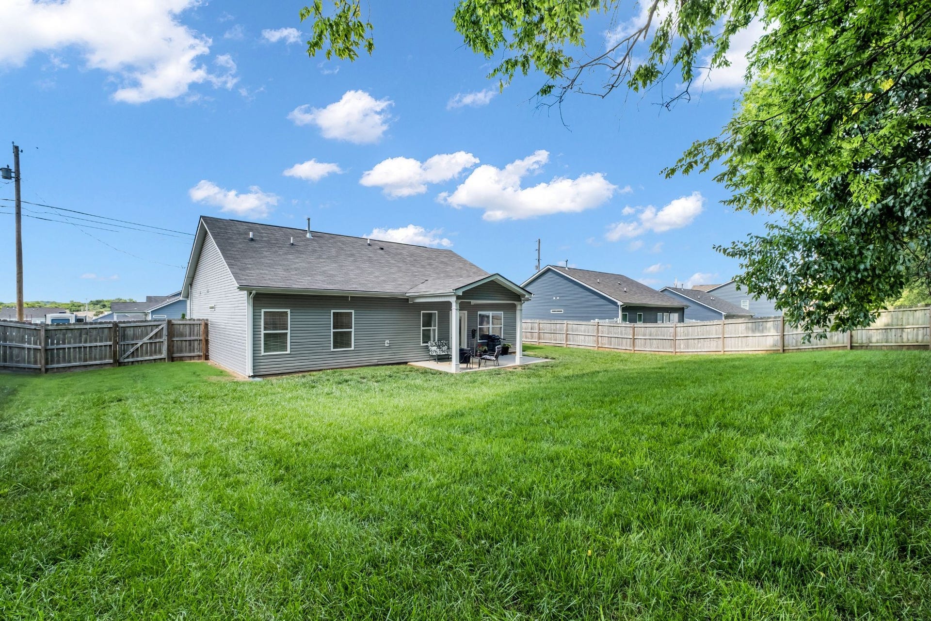 1838 Holdens Holw, Columbia, TN 38401 1838 Holdens Holw, Columbia, TN 38401