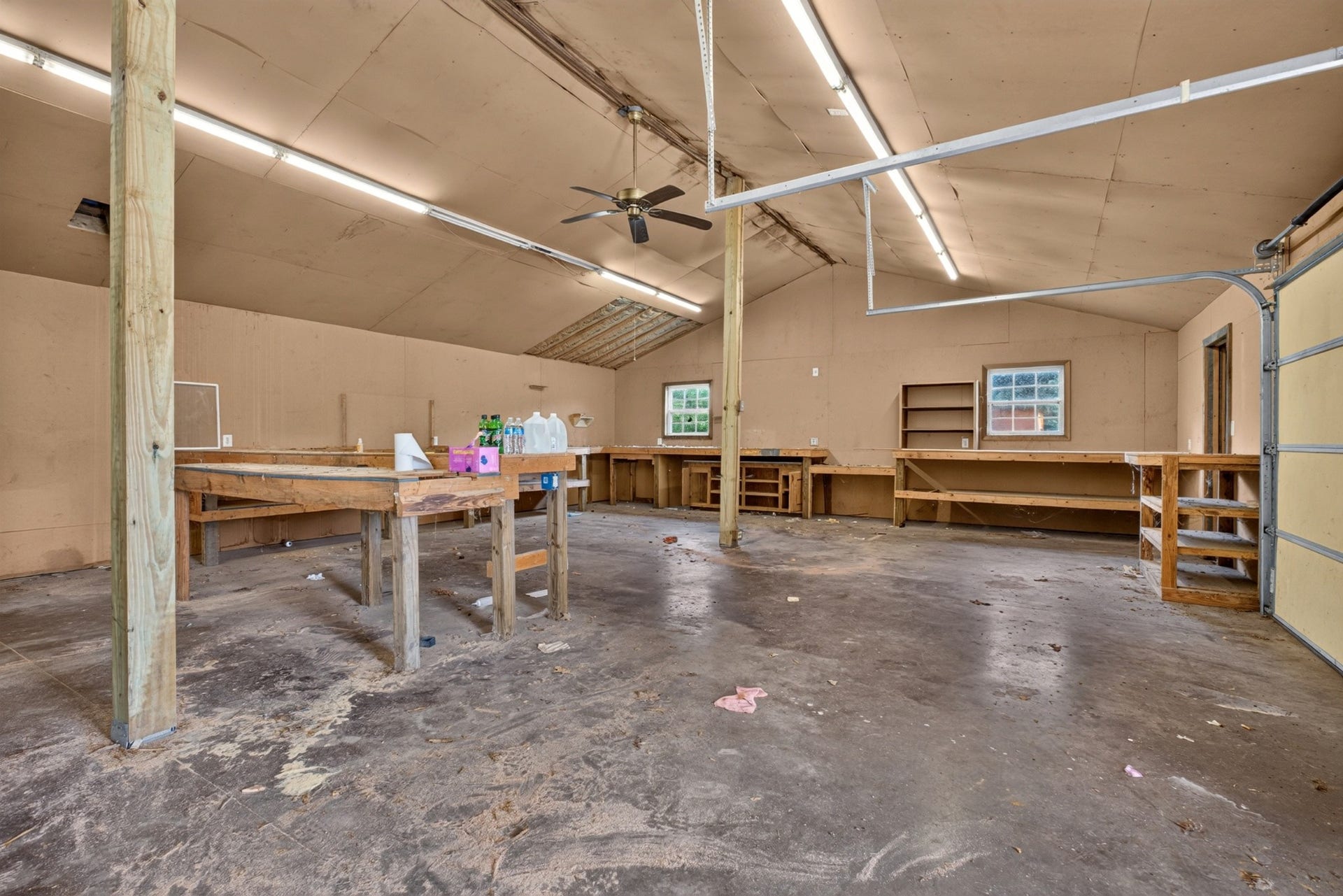 638 Manustown Rd, Woodbury, TN 37190
