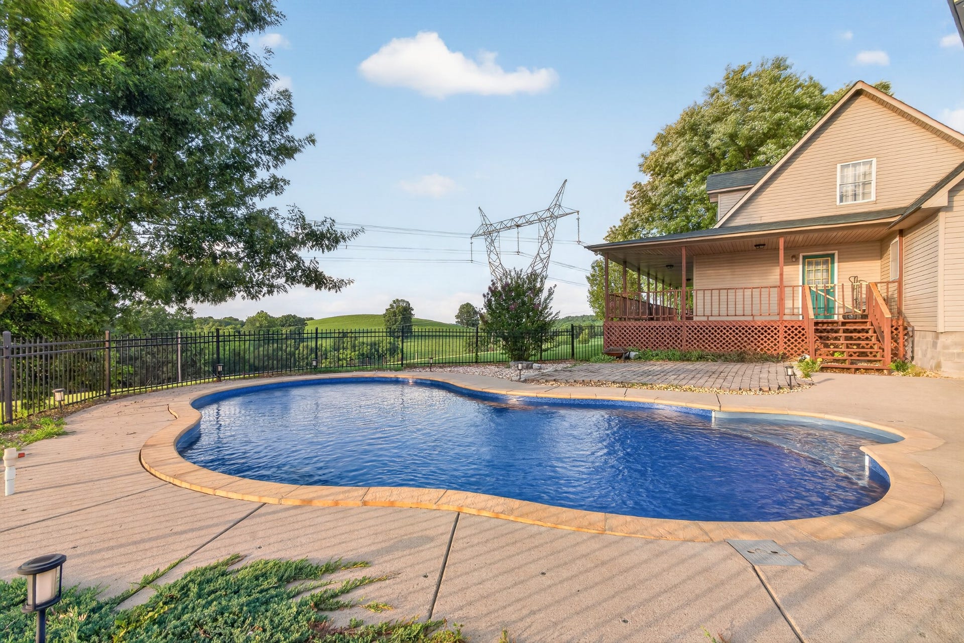 250 High Meadows Ln, Shelbyville, TN 37160 250 High Meadows Ln, Shelbyville, TN 37160