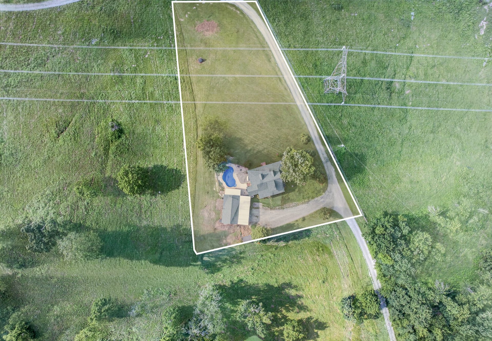 250 High Meadows Ln, Shelbyville, TN 37160 250 High Meadows Ln, Shelbyville, TN 37160