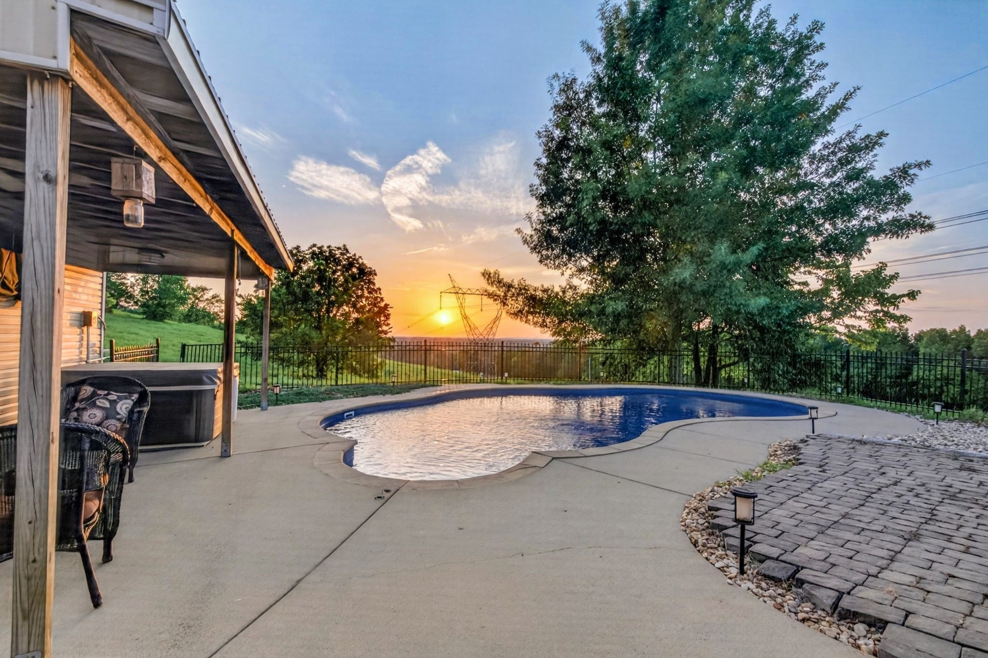 250 High Meadows Ln, Shelbyville, TN 37160 250 High Meadows Ln, Shelbyville, TN 37160