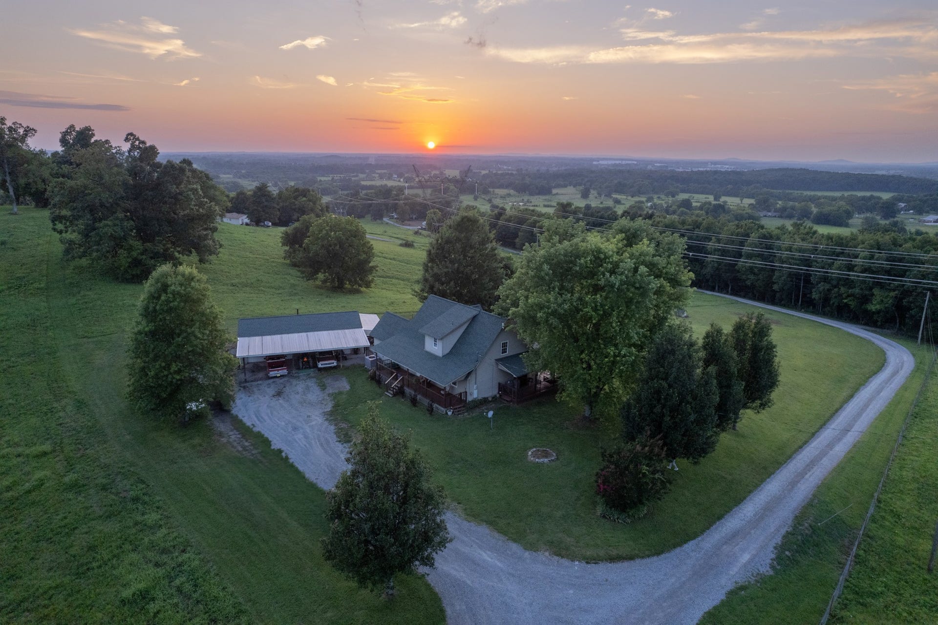 250 High Meadows Ln, Shelbyville, TN 37160 250 High Meadows Ln, Shelbyville, TN 37160