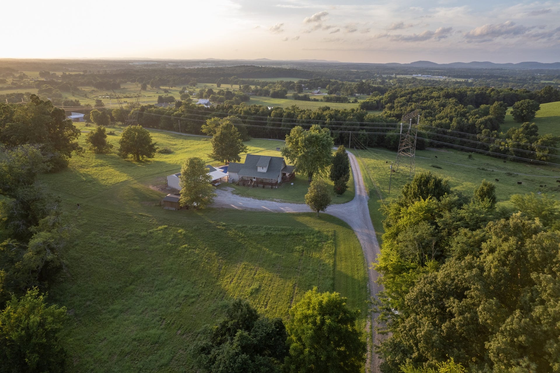 250 High Meadows Ln, Shelbyville, TN 37160 250 High Meadows Ln, Shelbyville, TN 37160
