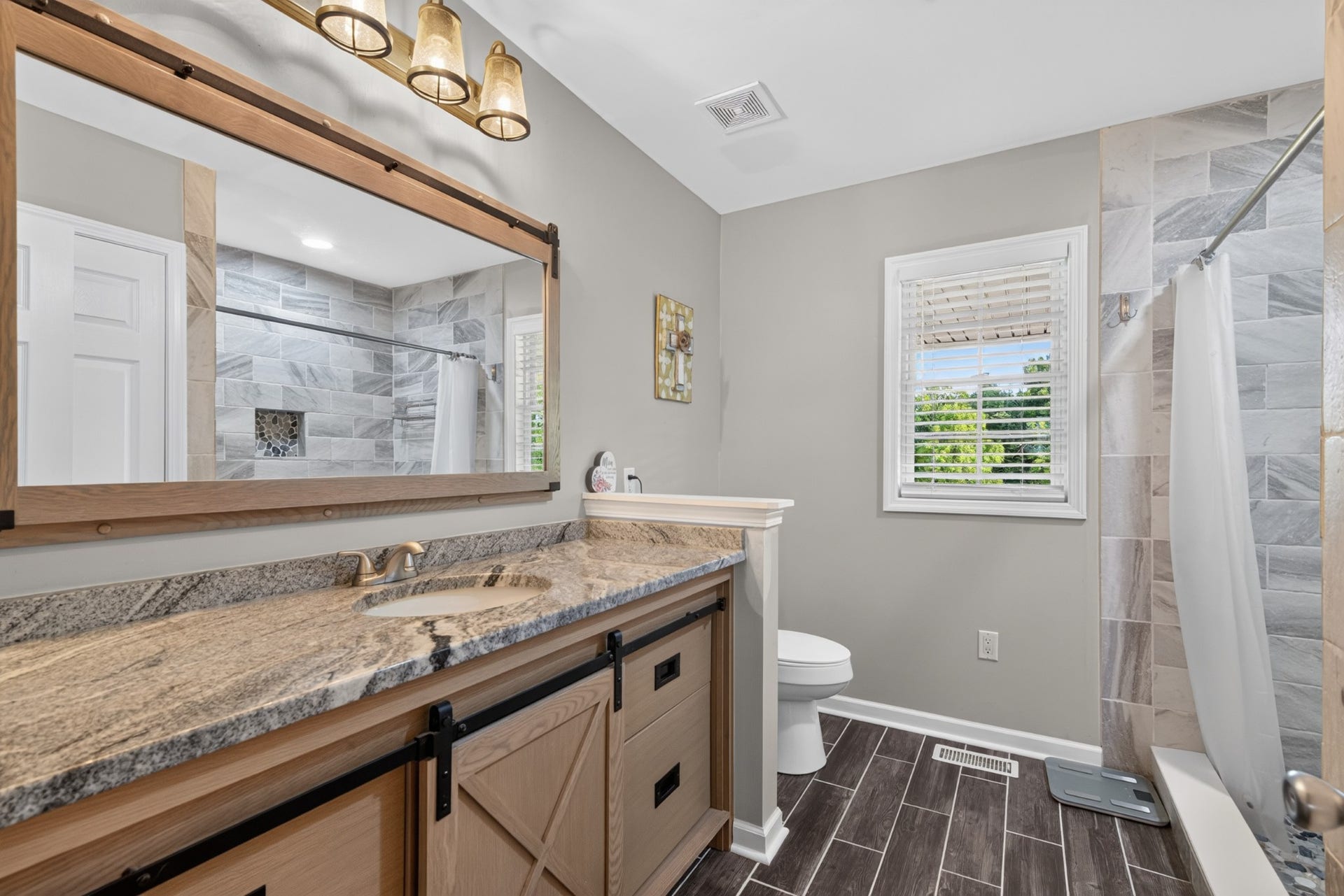 250 High Meadows Ln, Shelbyville, TN 37160 250 High Meadows Ln, Shelbyville, TN 37160